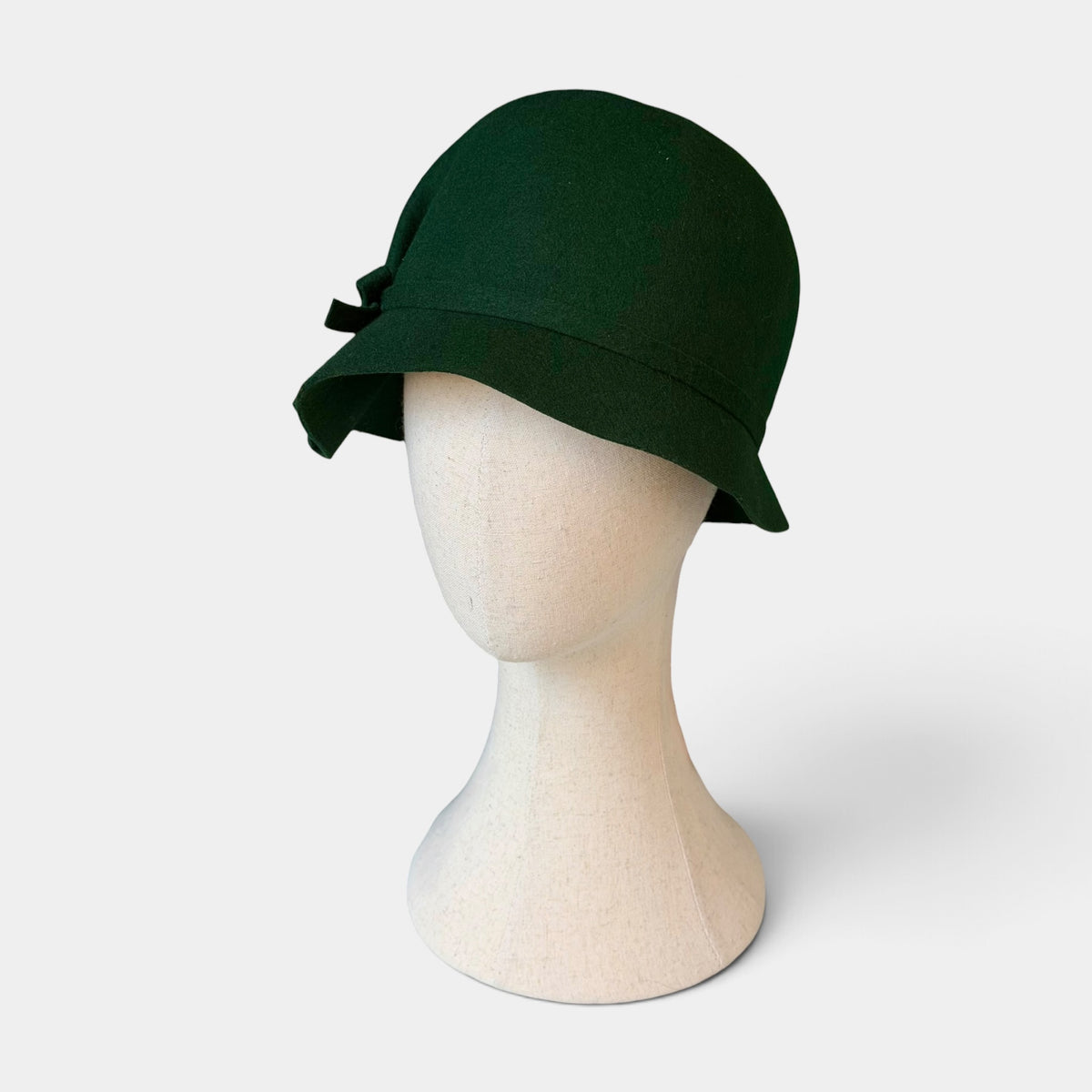 Cappello Donna Cloche Tipo Anni '30 In Feltro di Pura Lana Idrorepellente