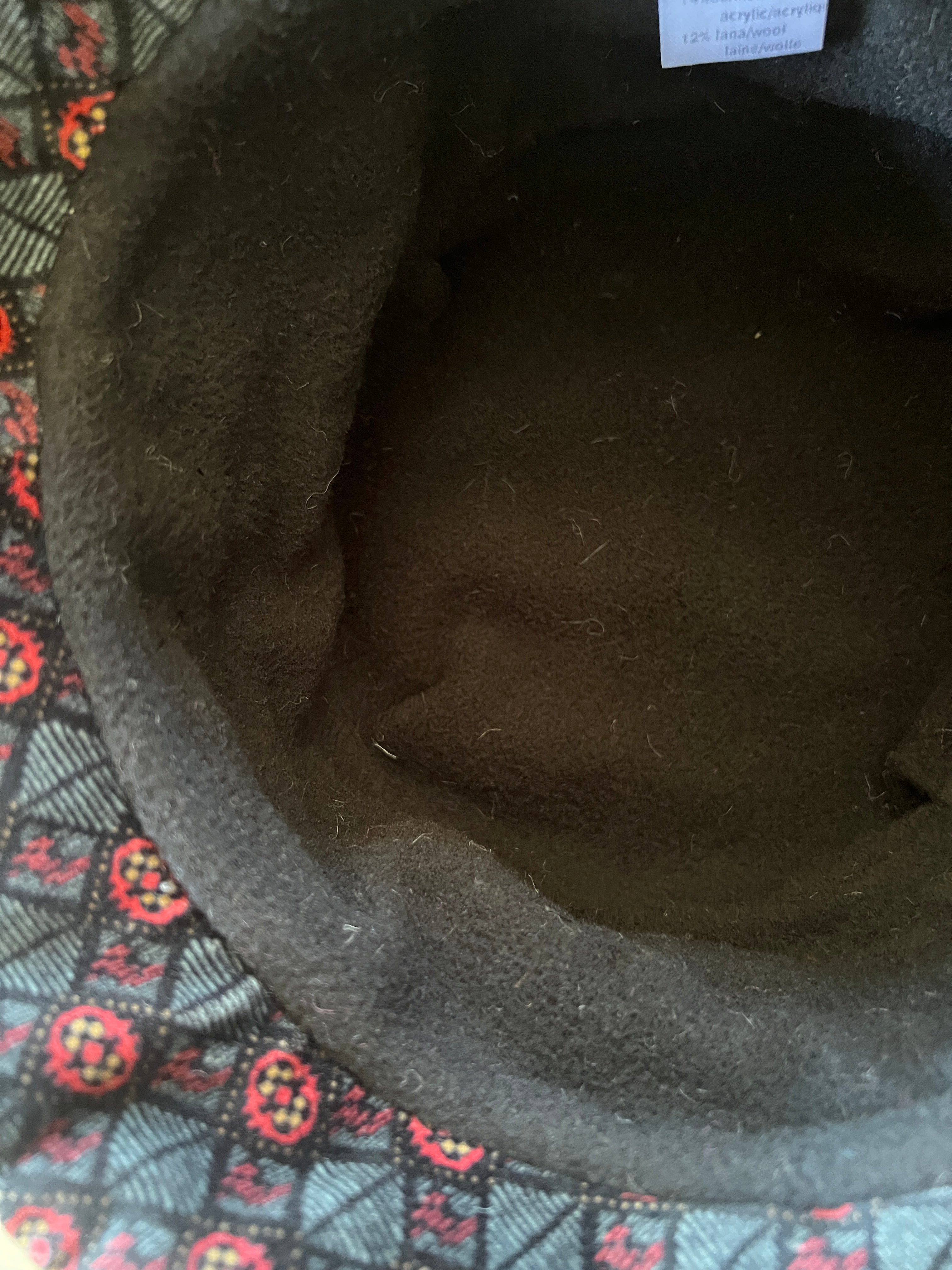 Cappello Donna Invernale In Tessuto di Lana Con Fiore Grevi