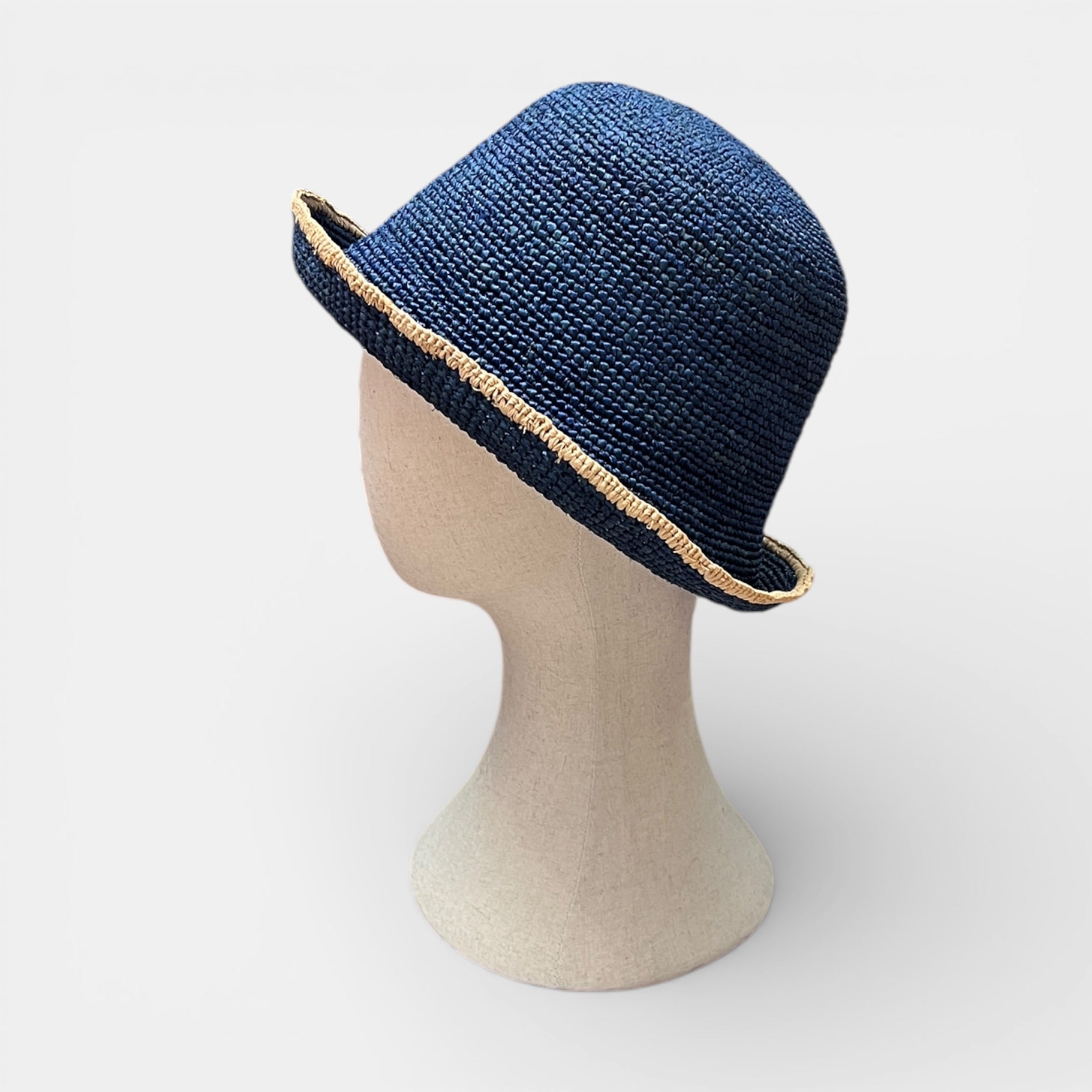 Cappello Donna Cloche in Raffia Crochet Fatto a Mano - Cappelleria Bacca
