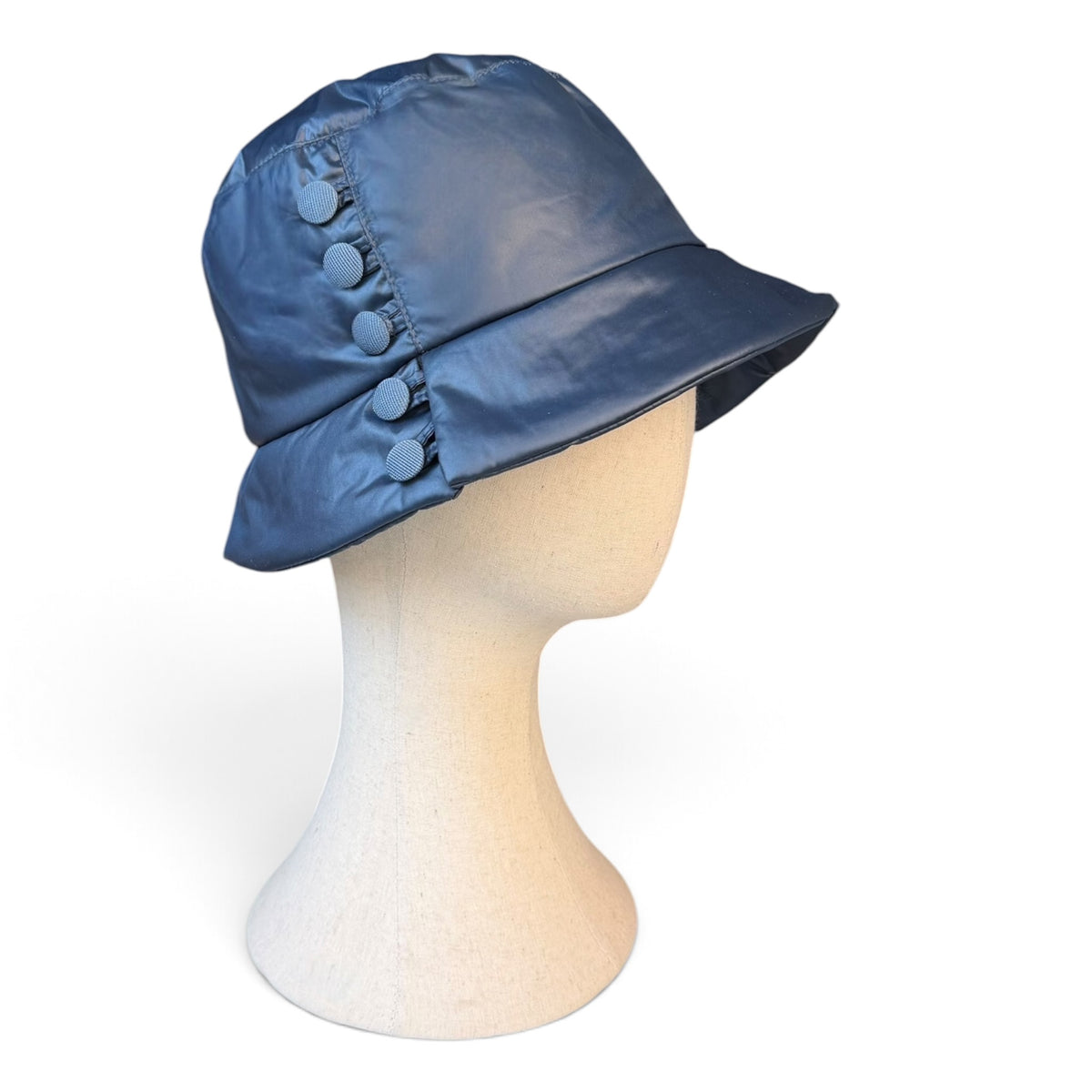 Cappello Bucket Donna Impermeabile Invernale Imbottito - Dettaglio Bottone