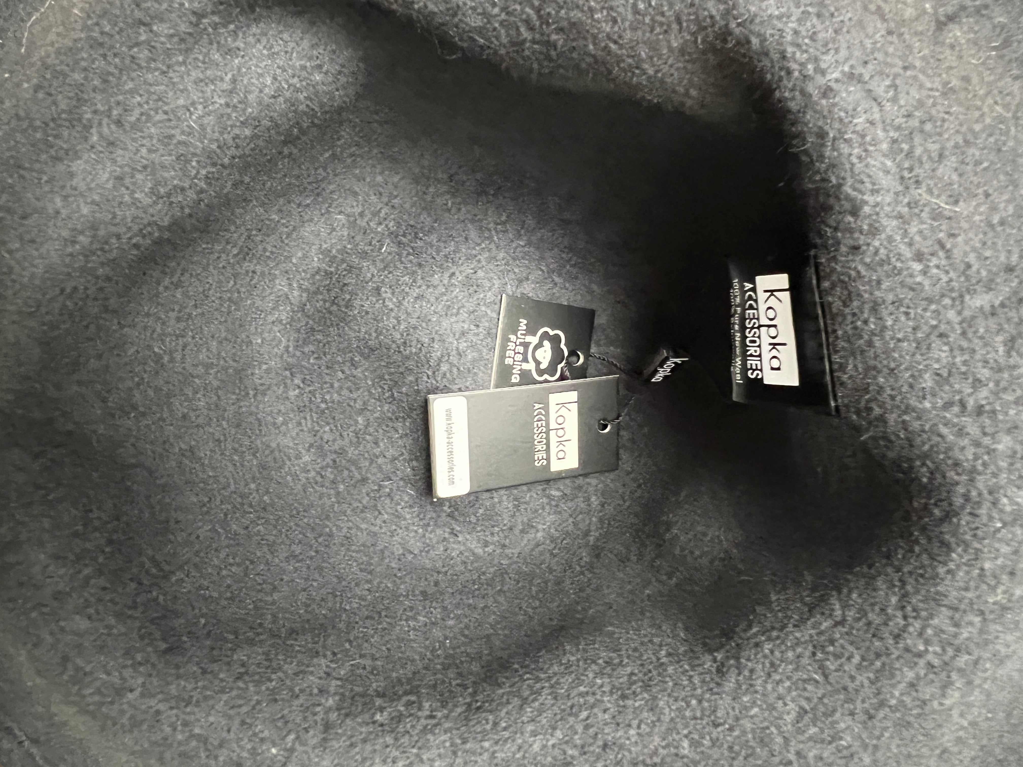 Cappello In Panno Di Pura Lana Pieghevole Con Ala Kopka