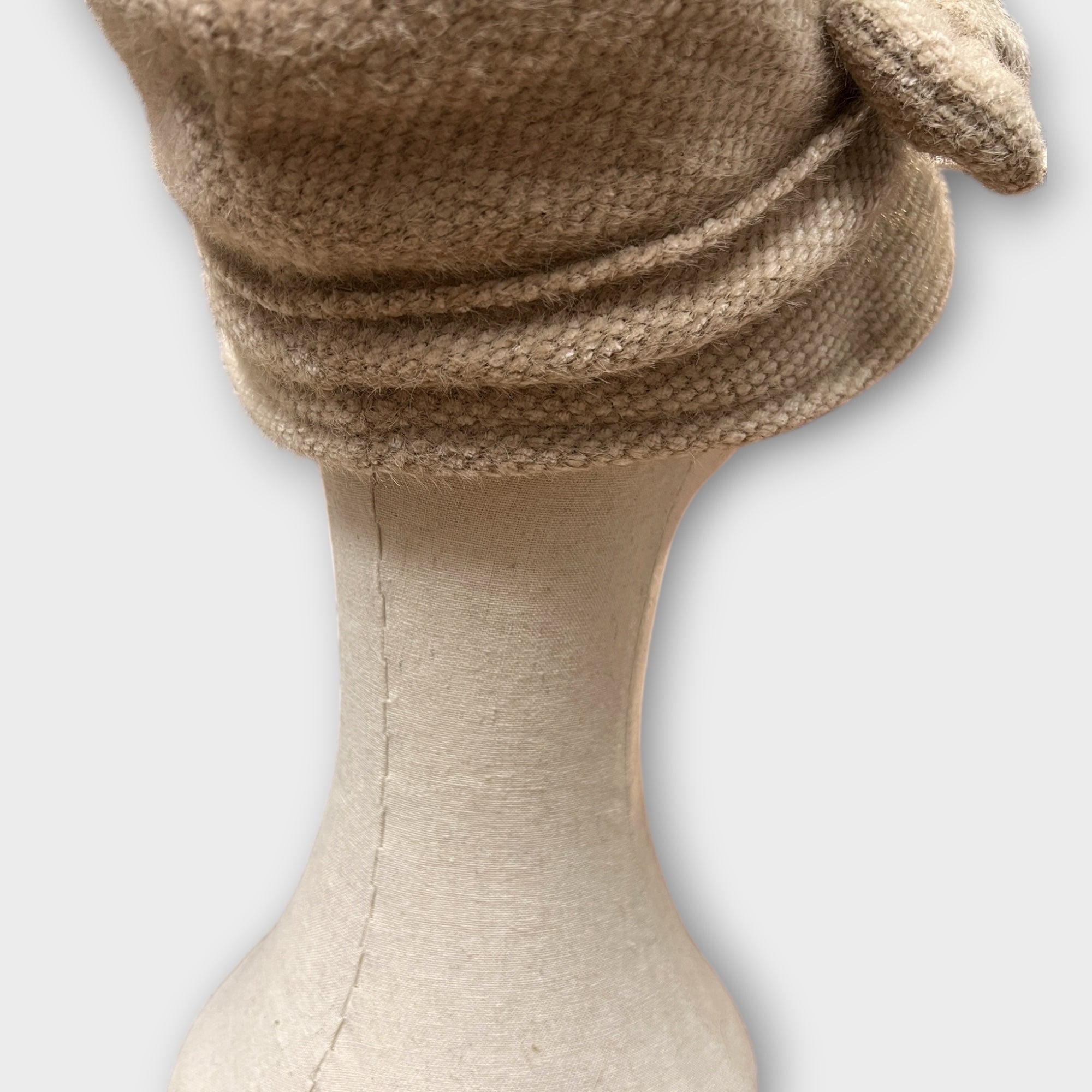 Cappello Bucket Donna In Maglia Con Fiocco Spilla