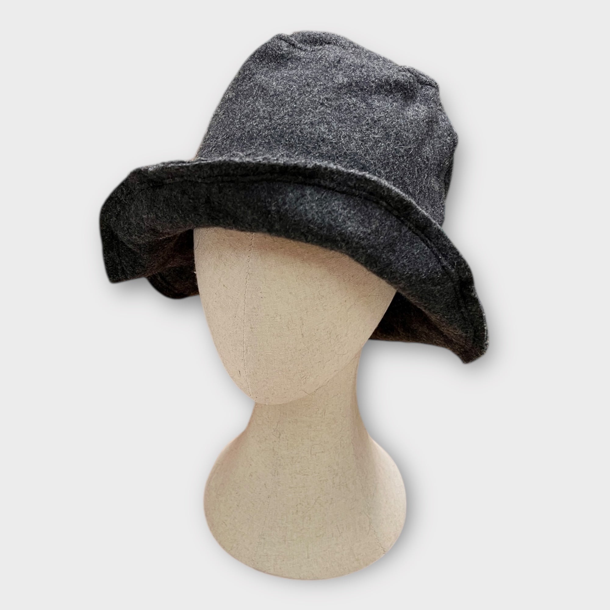 Cappello In Tessuto di Lana Grigio Pcnq