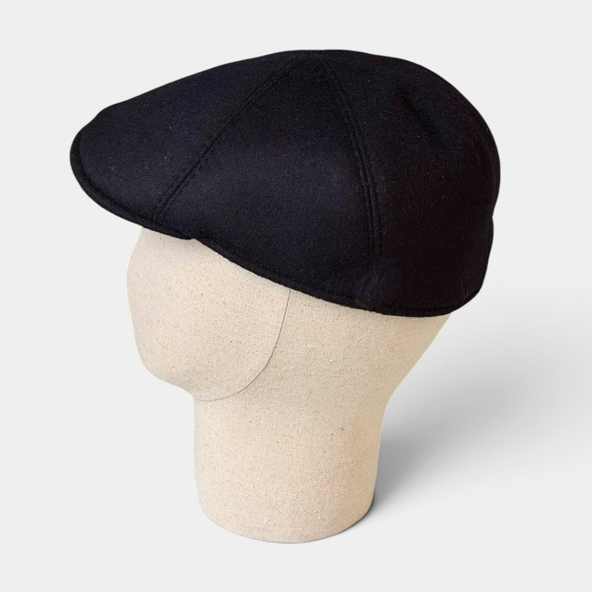 Coppola in Lana Impermeabile Colore Nero