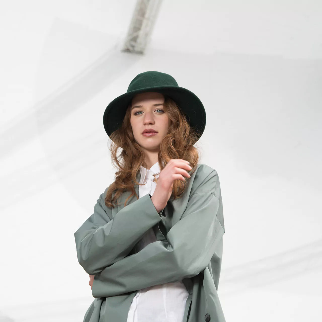 Cappello In Panno Di Pura Lana Pieghevole Con Ala Kopka