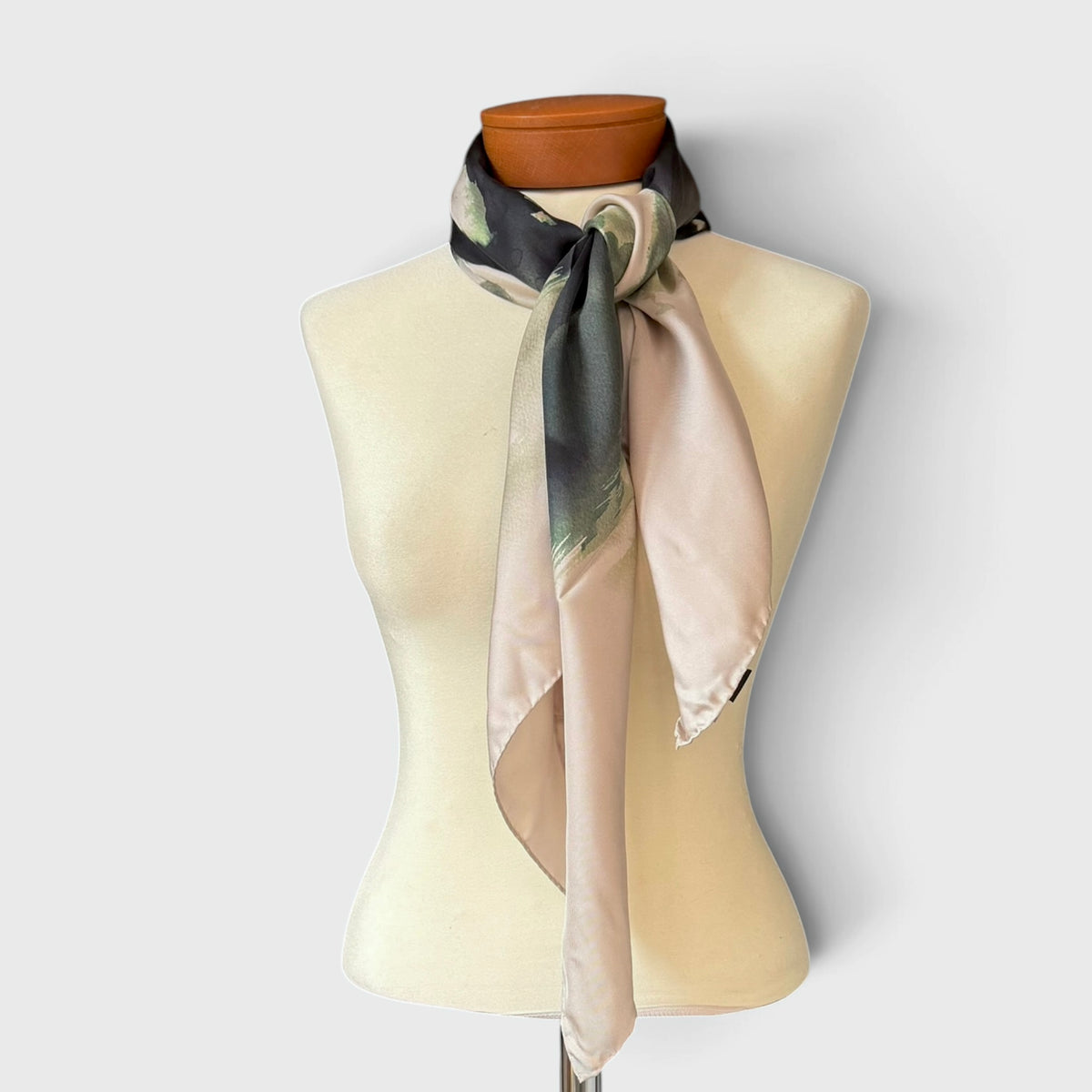 Foulard Quadrato In Chevron Di Pura Seta Di Gelso 90 x 90 cm