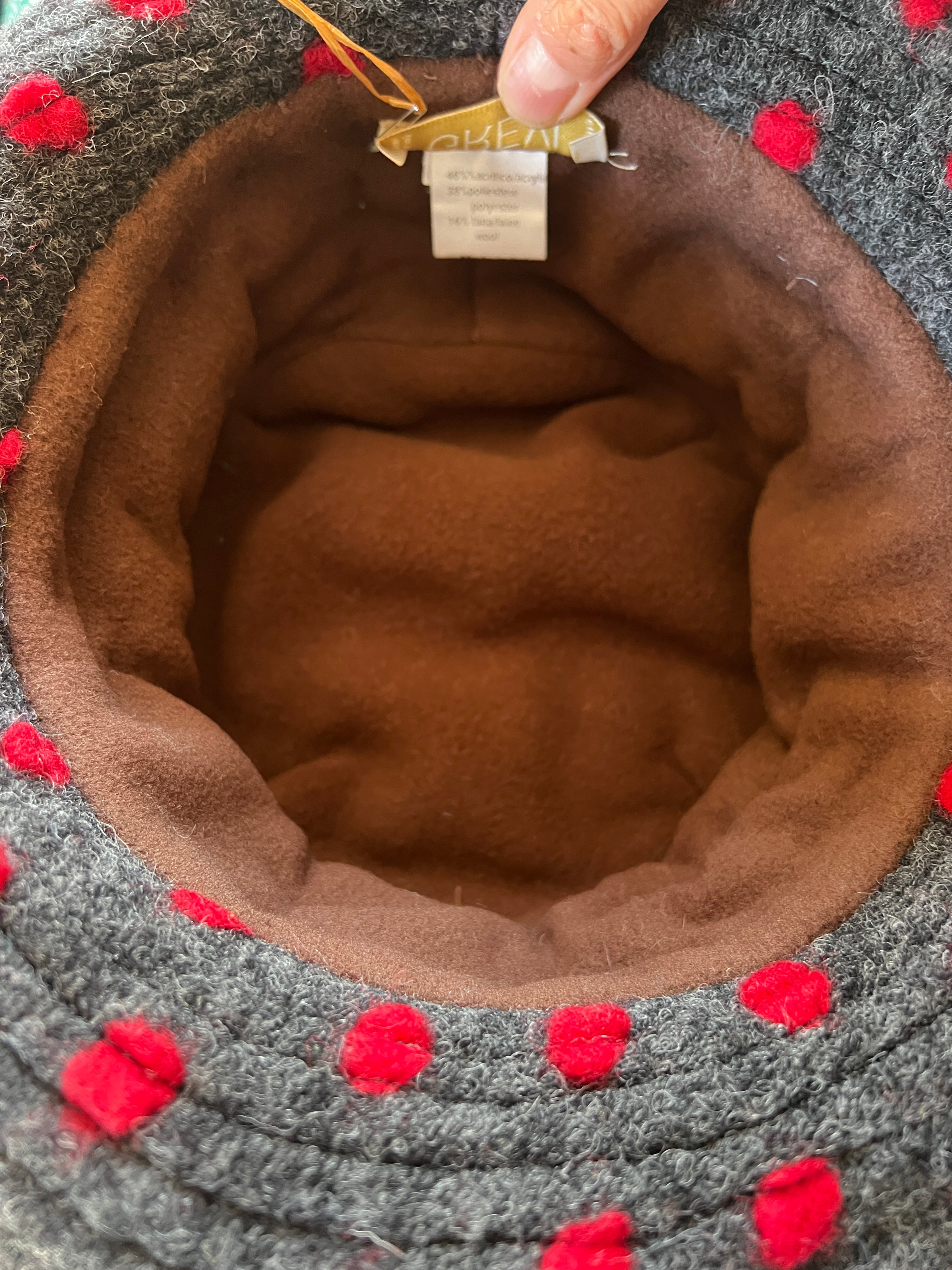 Cappello Donna Invernale In Tessuto di Lana Boucle' Pois Grevi