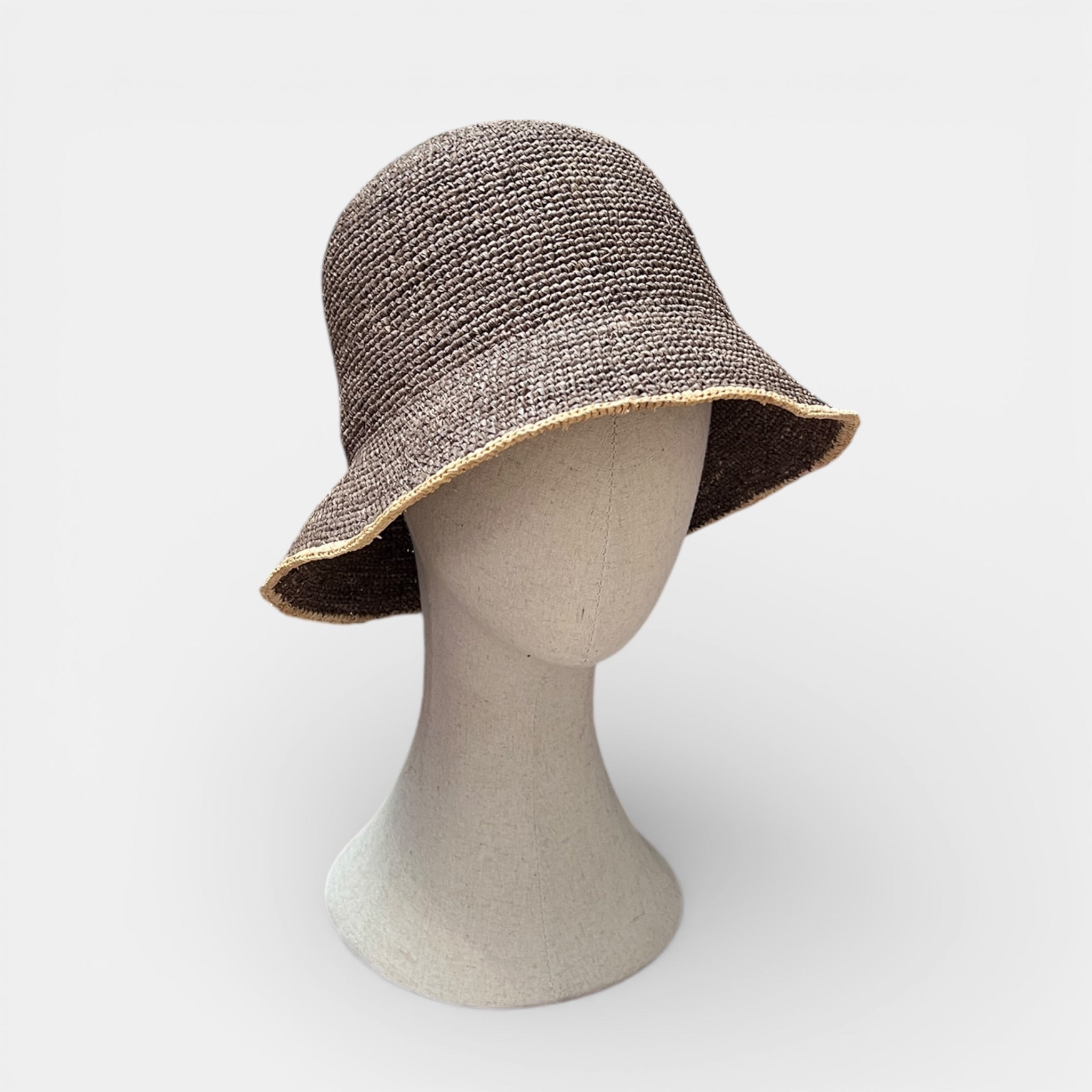 Cappello Donna Cloche in Raffia Crochet Fatto a Mano - Cappelleria Bacca