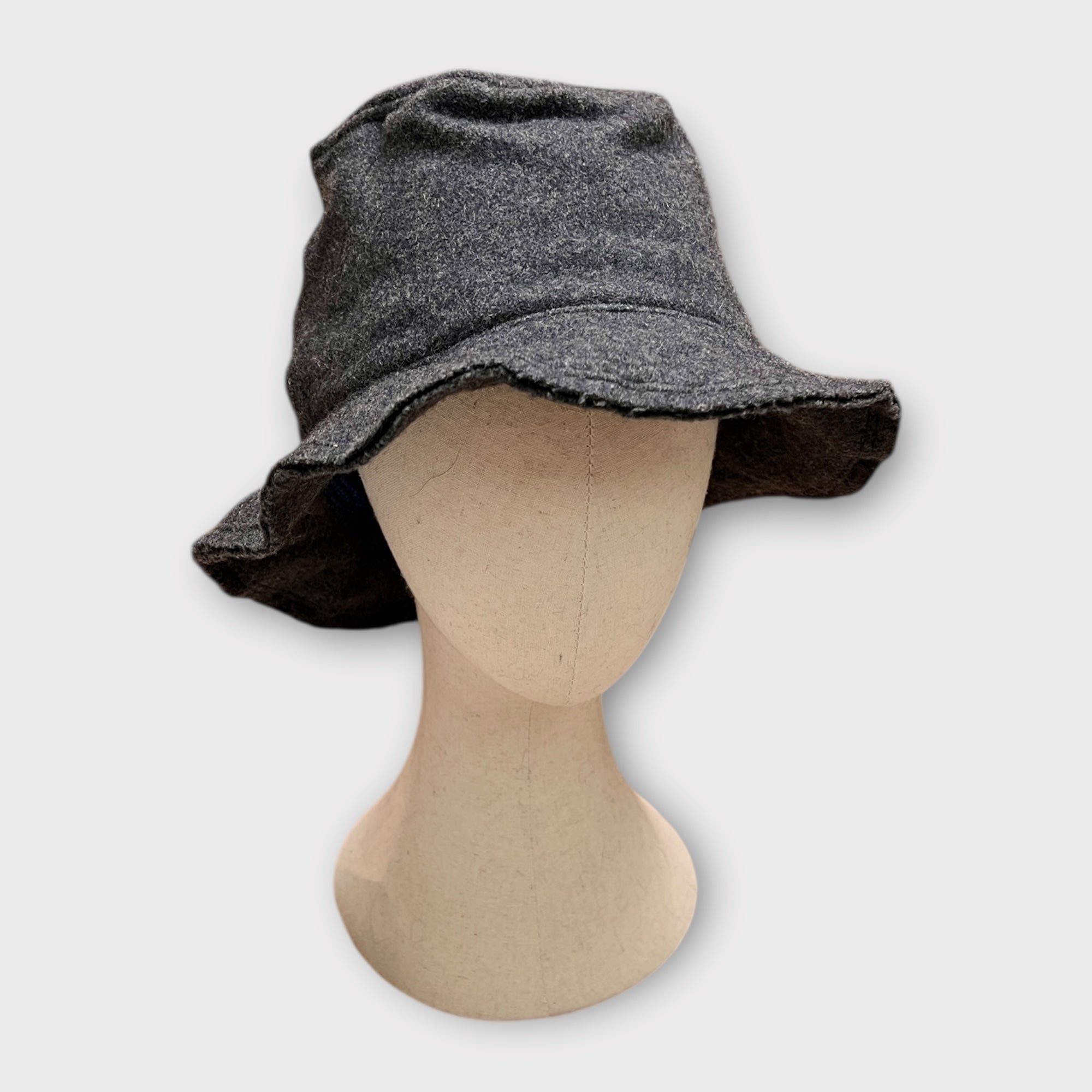 Cappello In Tessuto di Lana Grigio Pcnq