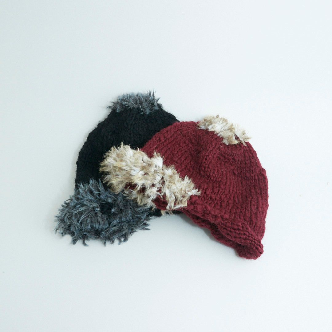 Berretto Beanie In Maglia Di Lana Handmade Con Dettagli In Eco Pelliccia