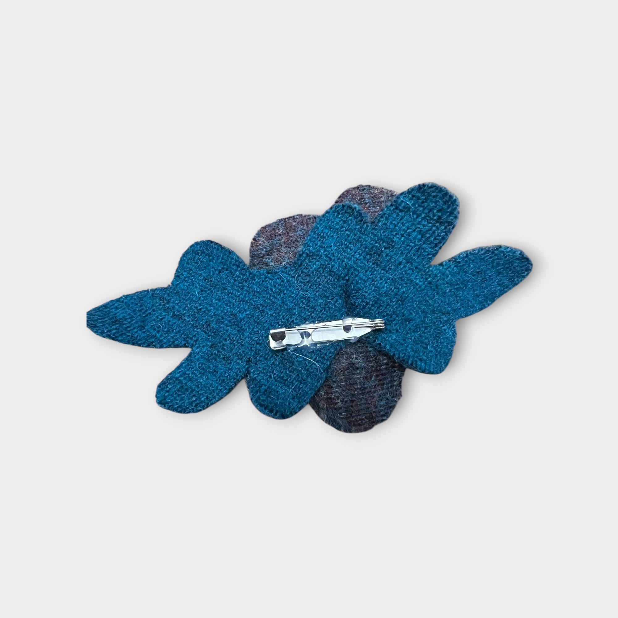 Cloche In Lana Cotta Sfumata Con Fiore Spilla