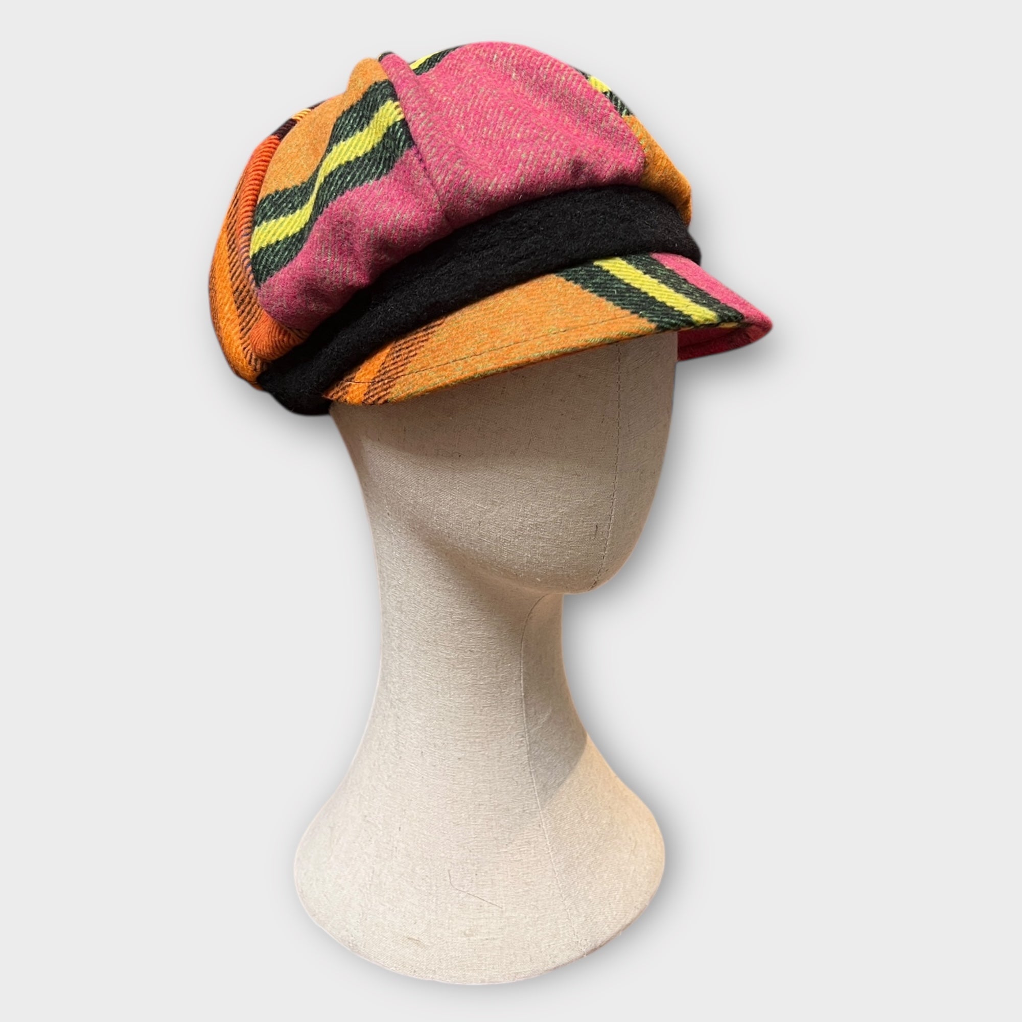 Berrettone Monello Invernale con visiera Scozzese