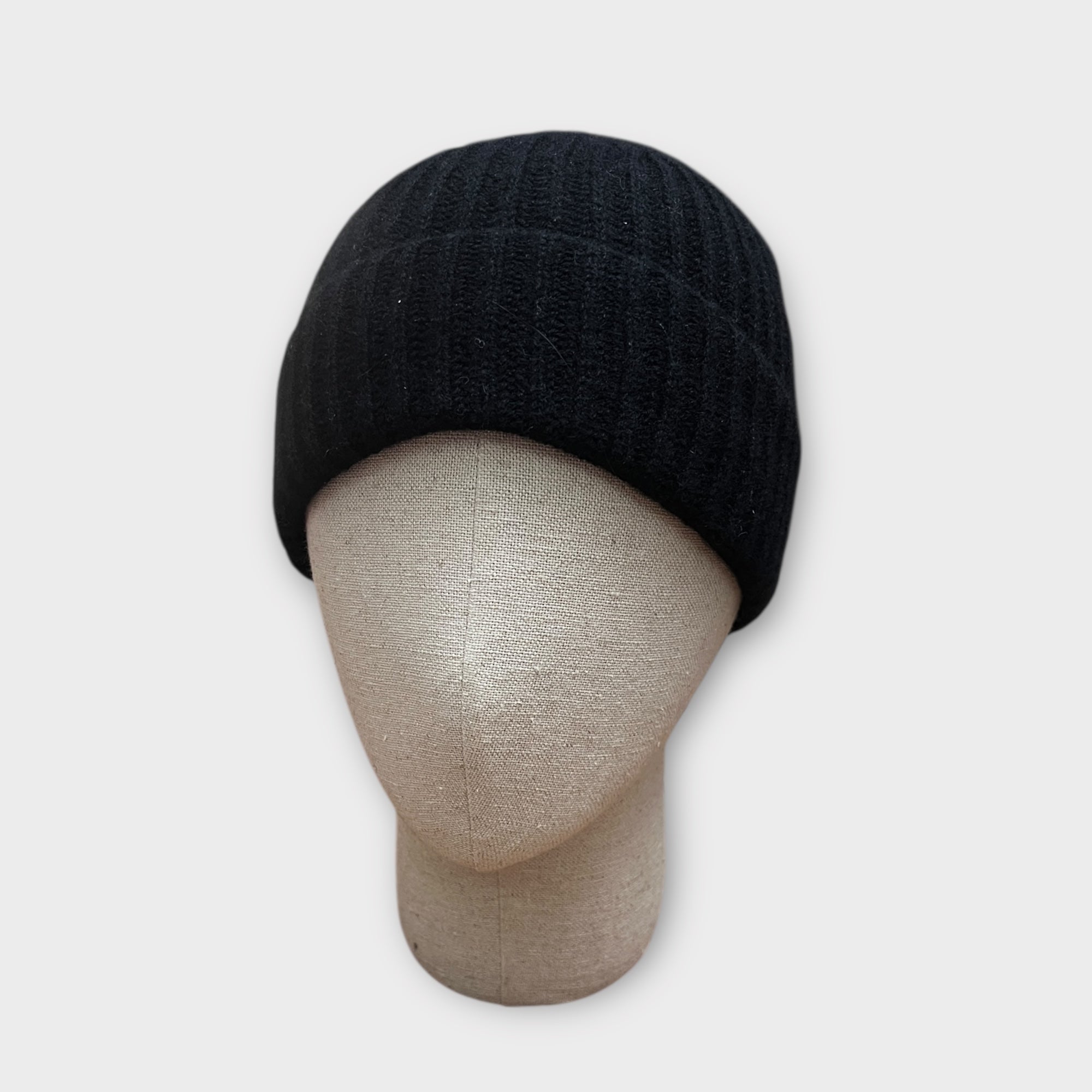 Berretto Con risvolto In Puro Cashmere Nero