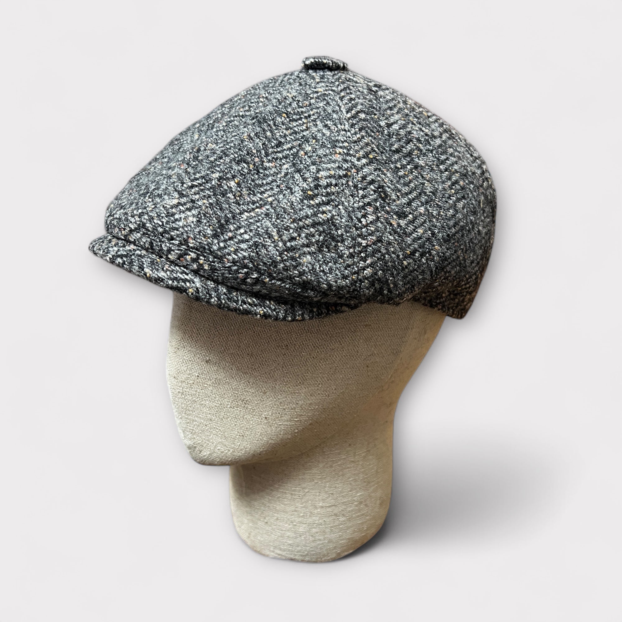 Coppola Invernale In Pura Lana 8 Spicchi Con Paraorecchie