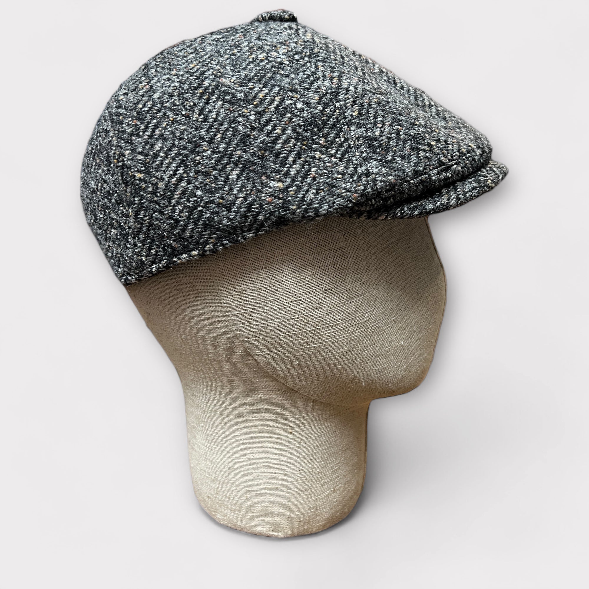 Coppola Invernale In Pura Lana 8 Spicchi Con Paraorecchie