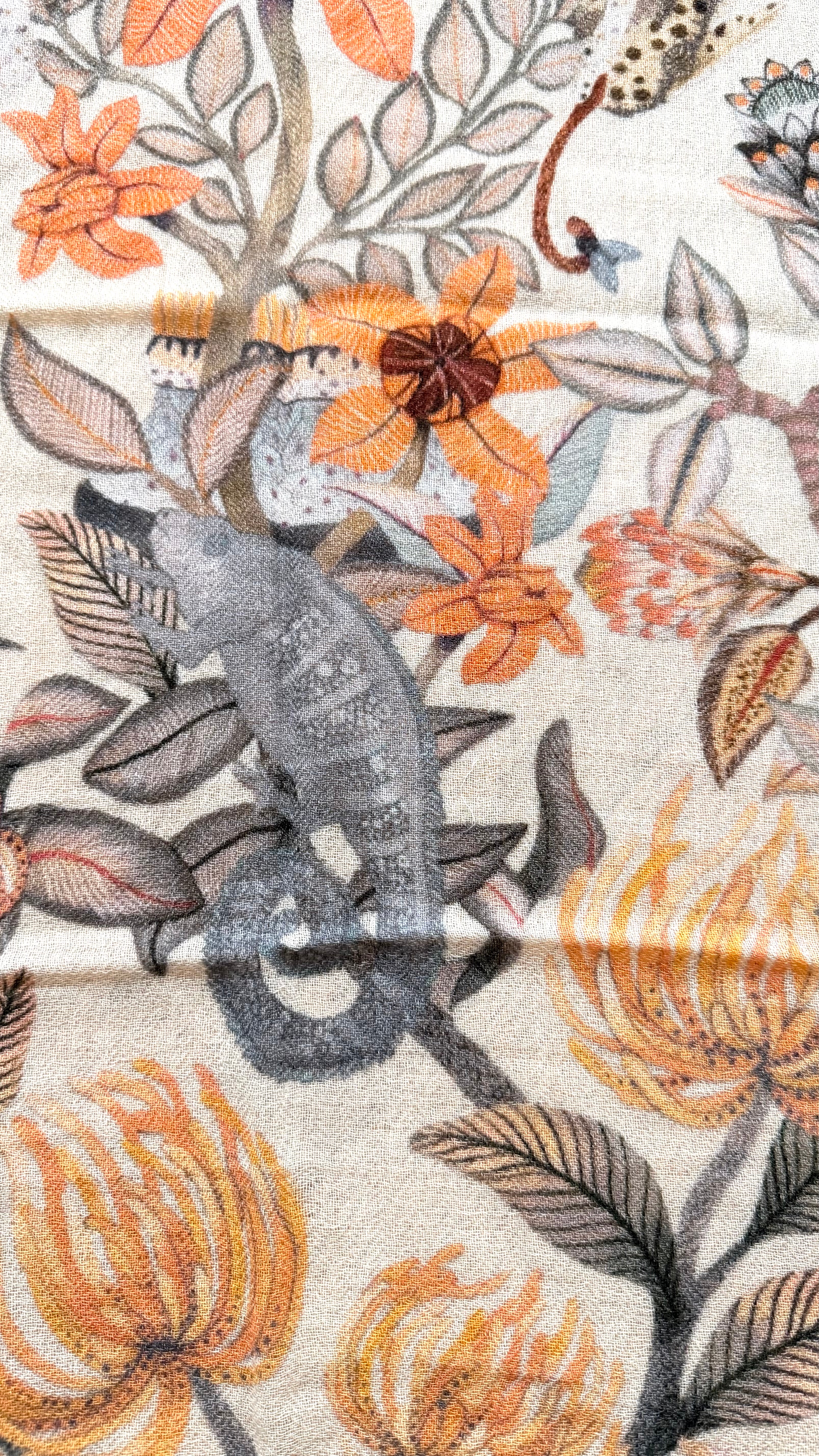 Sciarpa Stola In Tessuto Sottile Di Pura Lana Merinos  70x180 cm - Motivo Natura Beige