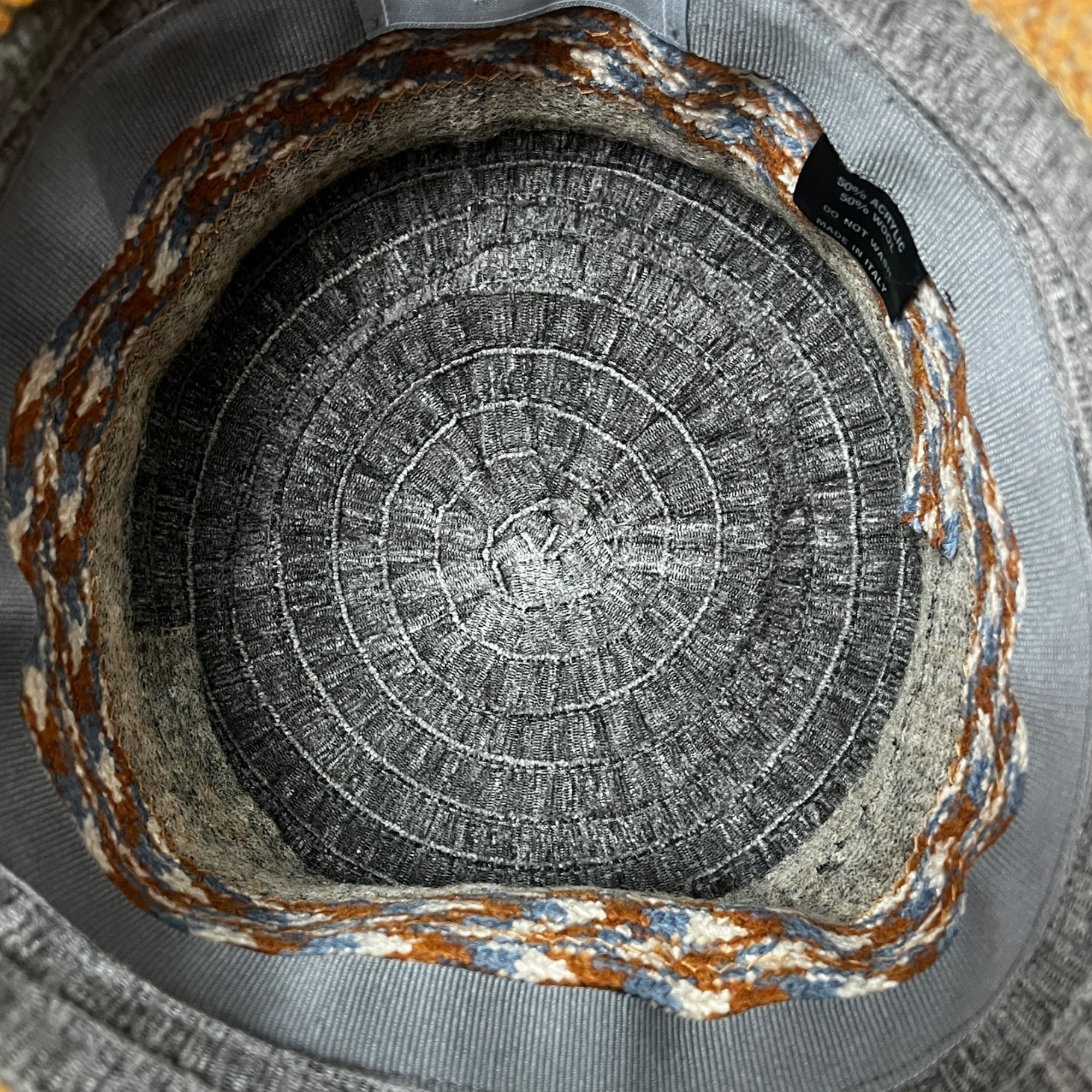 Cappello Donna In Tessuto Patchwork Di Lana E Velluto