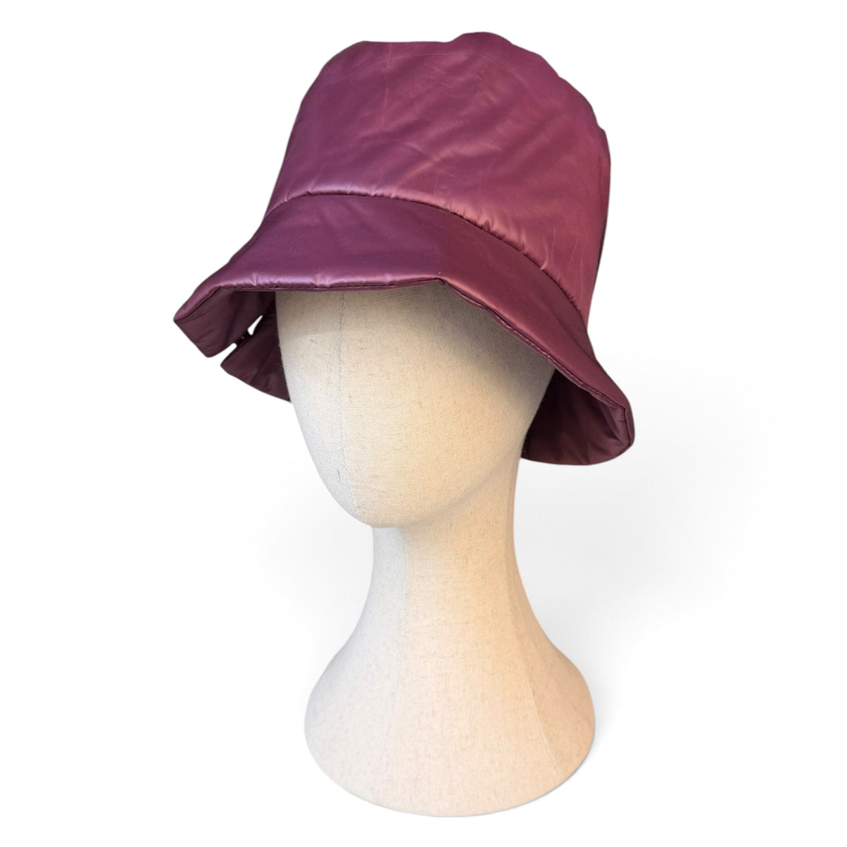 Cappello Bucket Donna Impermeabile Invernale Imbottito - Dettaglio Bottone