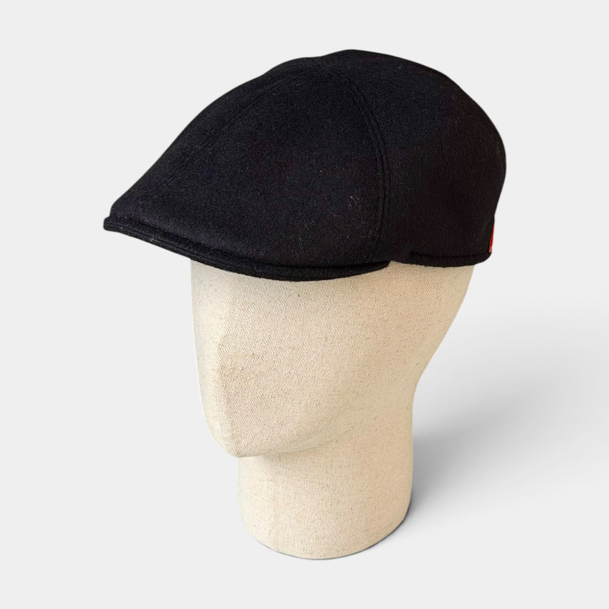 Coppola in Lana Impermeabile Colore Nero