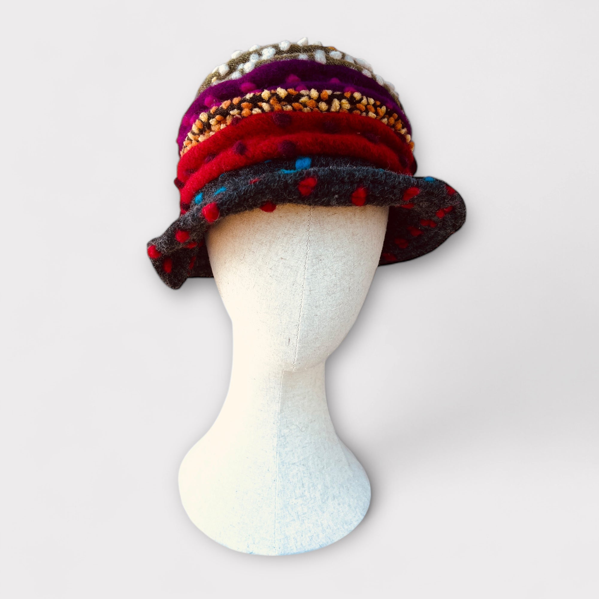 Cappello Donna Invernale In Tessuto di Lana Boucle' Pois Grevi