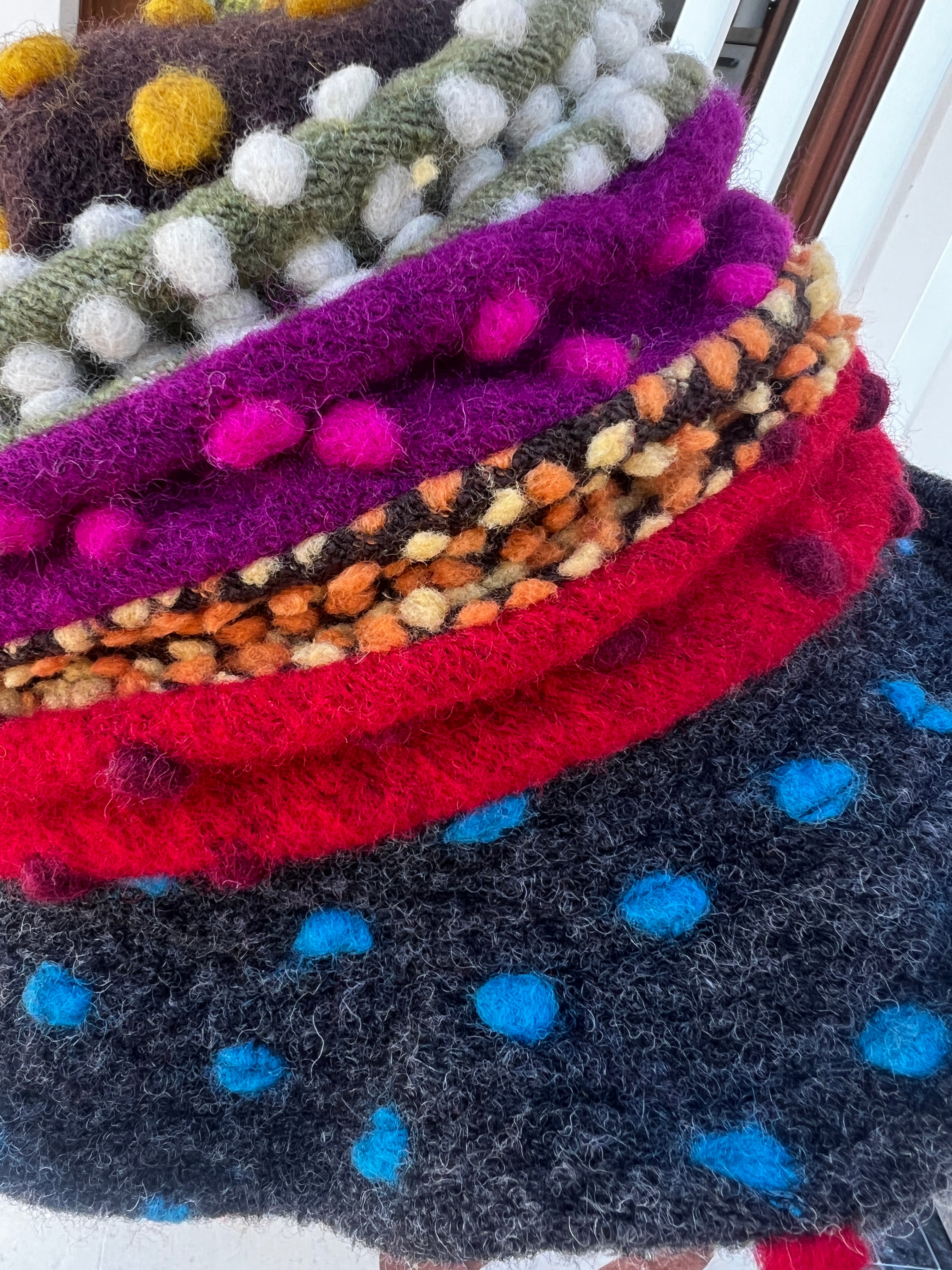 Cappello Donna Invernale In Tessuto di Lana Boucle' Pois Grevi