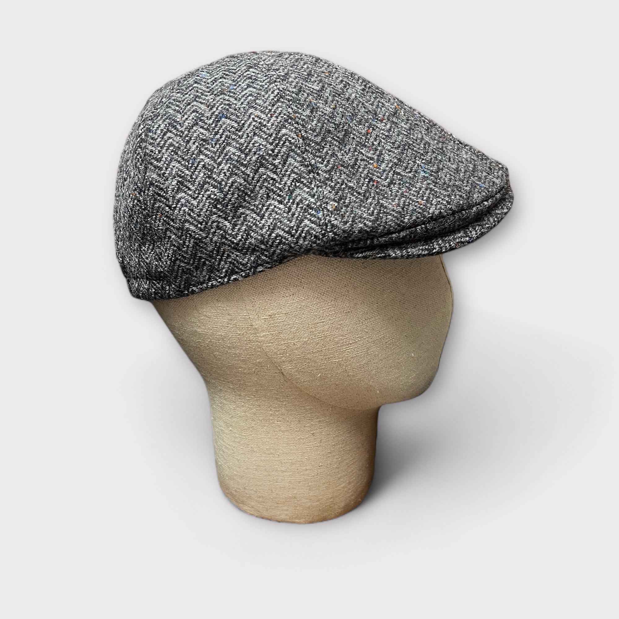 Coppola Invernale In Pura Lana Becco D'Oca