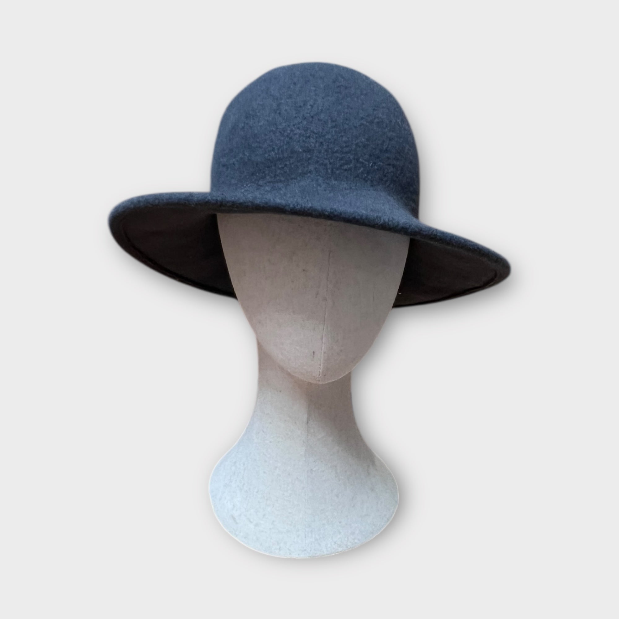 Cappello In Panno Di Pura Lana Pieghevole Con Ala Kopka