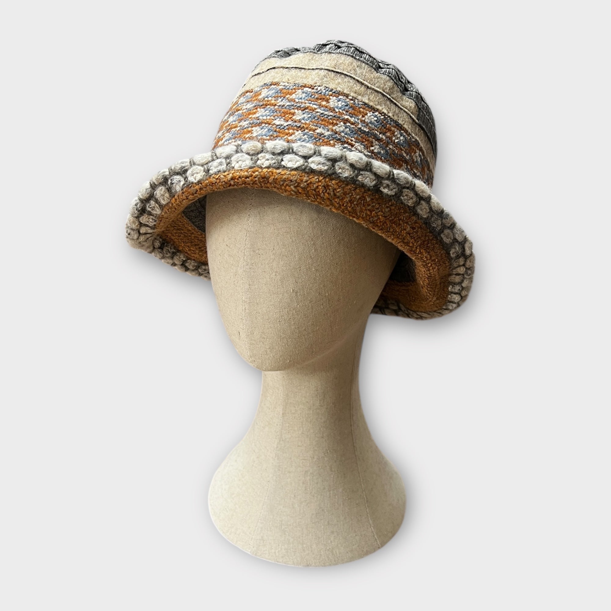 Cappello Donna In Tessuto Patchwork Di Lana E Velluto