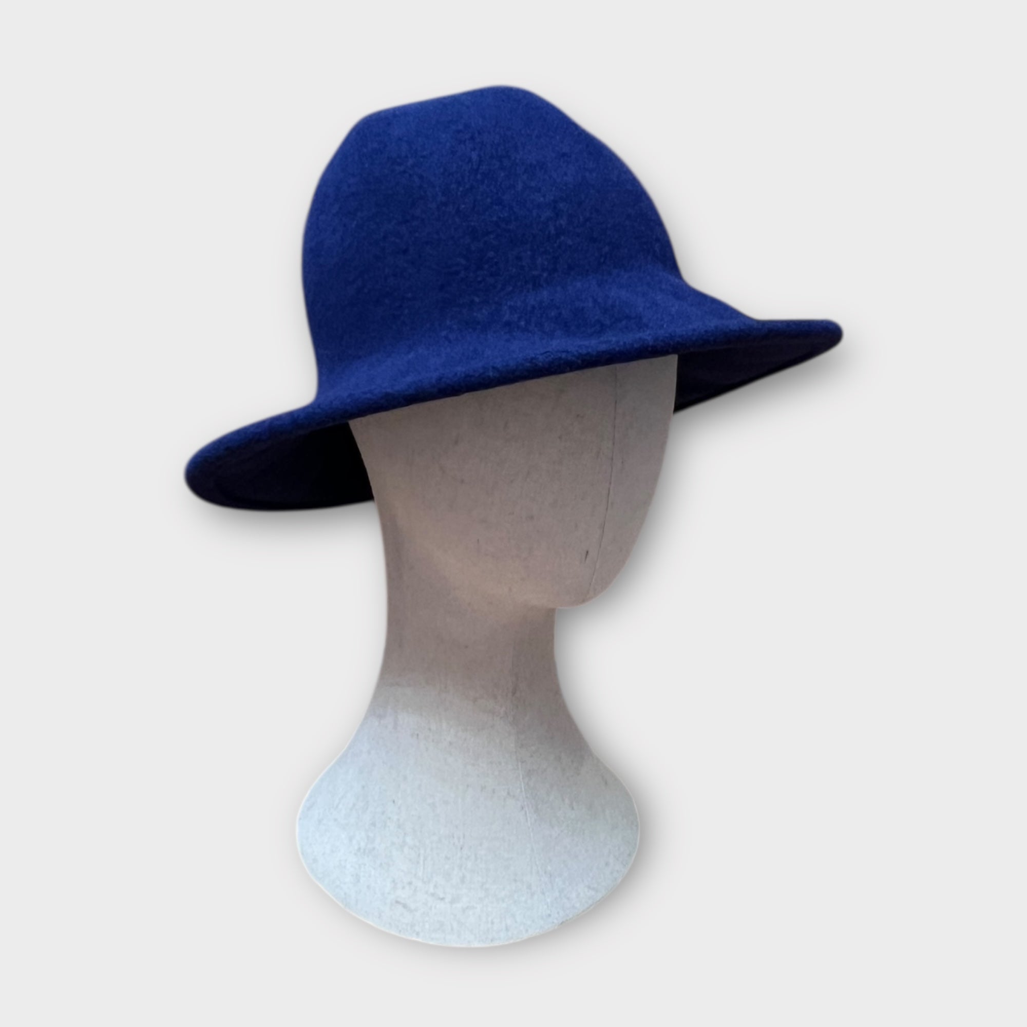 Cappello In Panno Di Pura Lana Pieghevole Con Ala Kopka