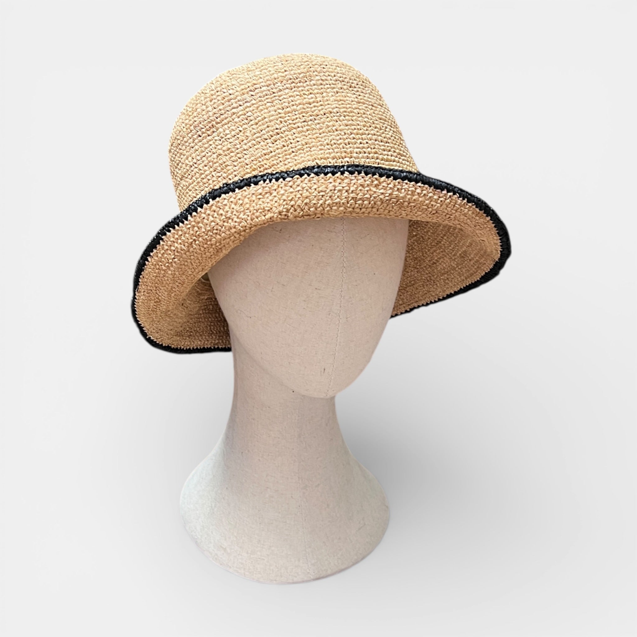 Cappello Donna Cloche in Raffia Crochet Fatto a Mano - Cappelleria Bacca