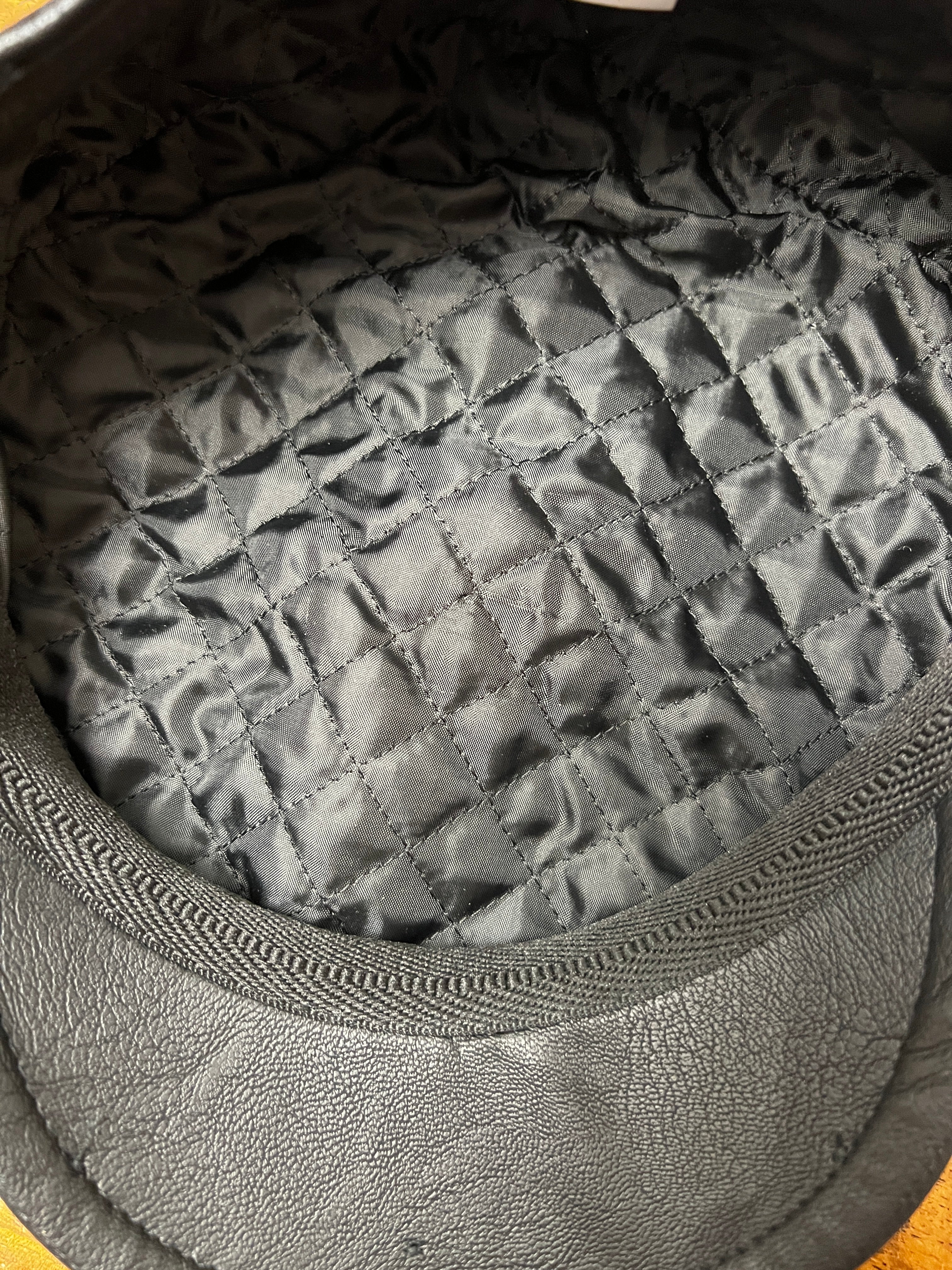 Coppola Irlandese 8 spicchi In Eco Pelle Nera