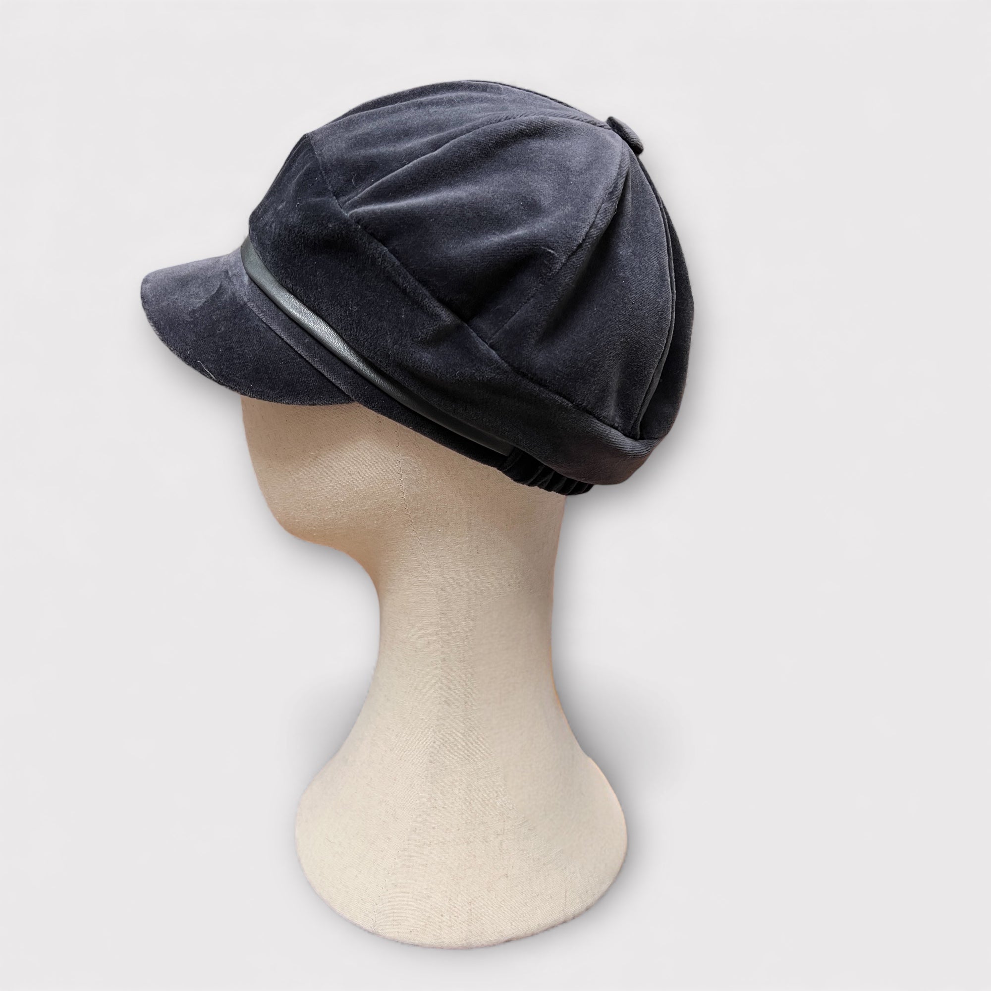 Cappello Donna In Velluto Con Visiera
