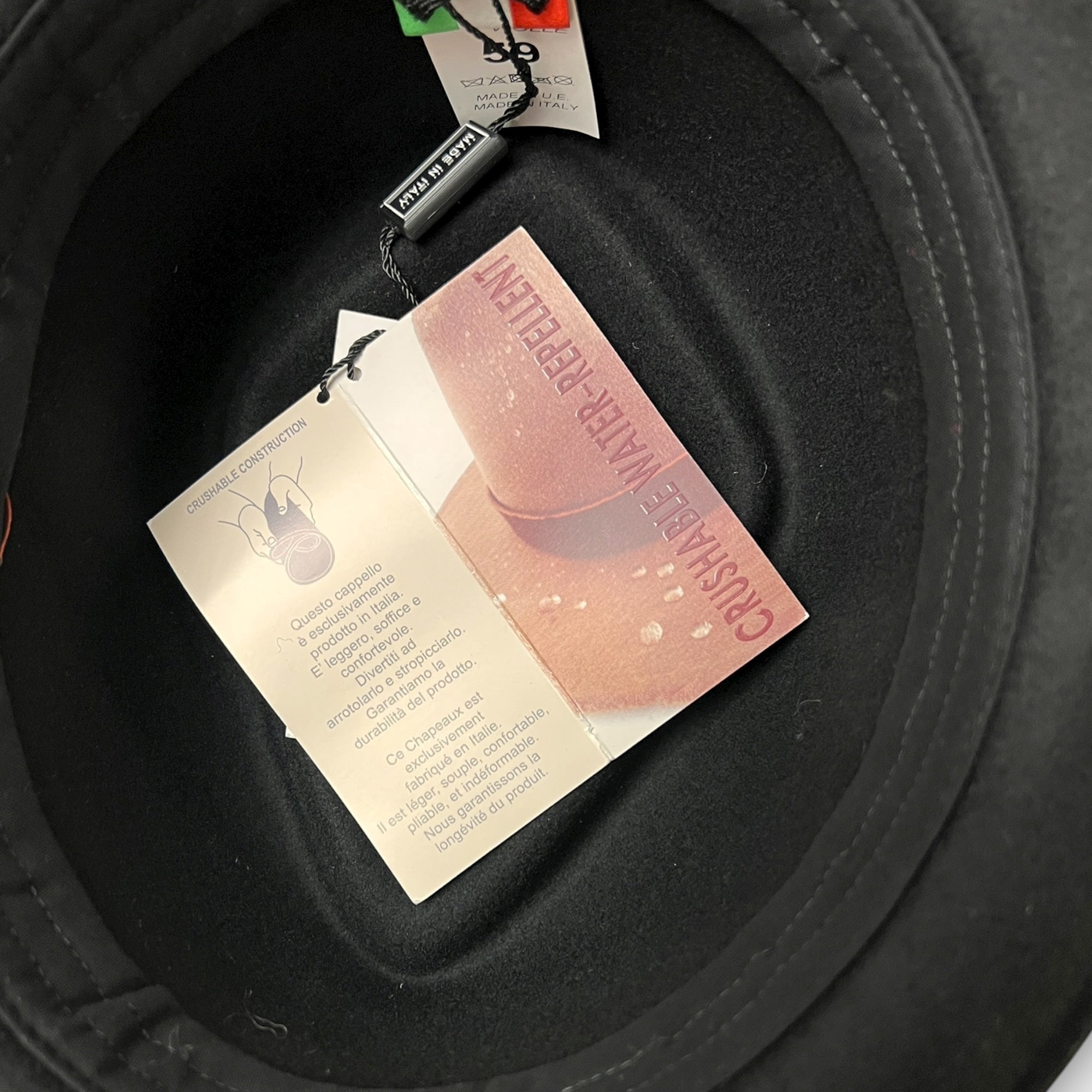 Cappello In feltro Diamante Nero nastro Rosso