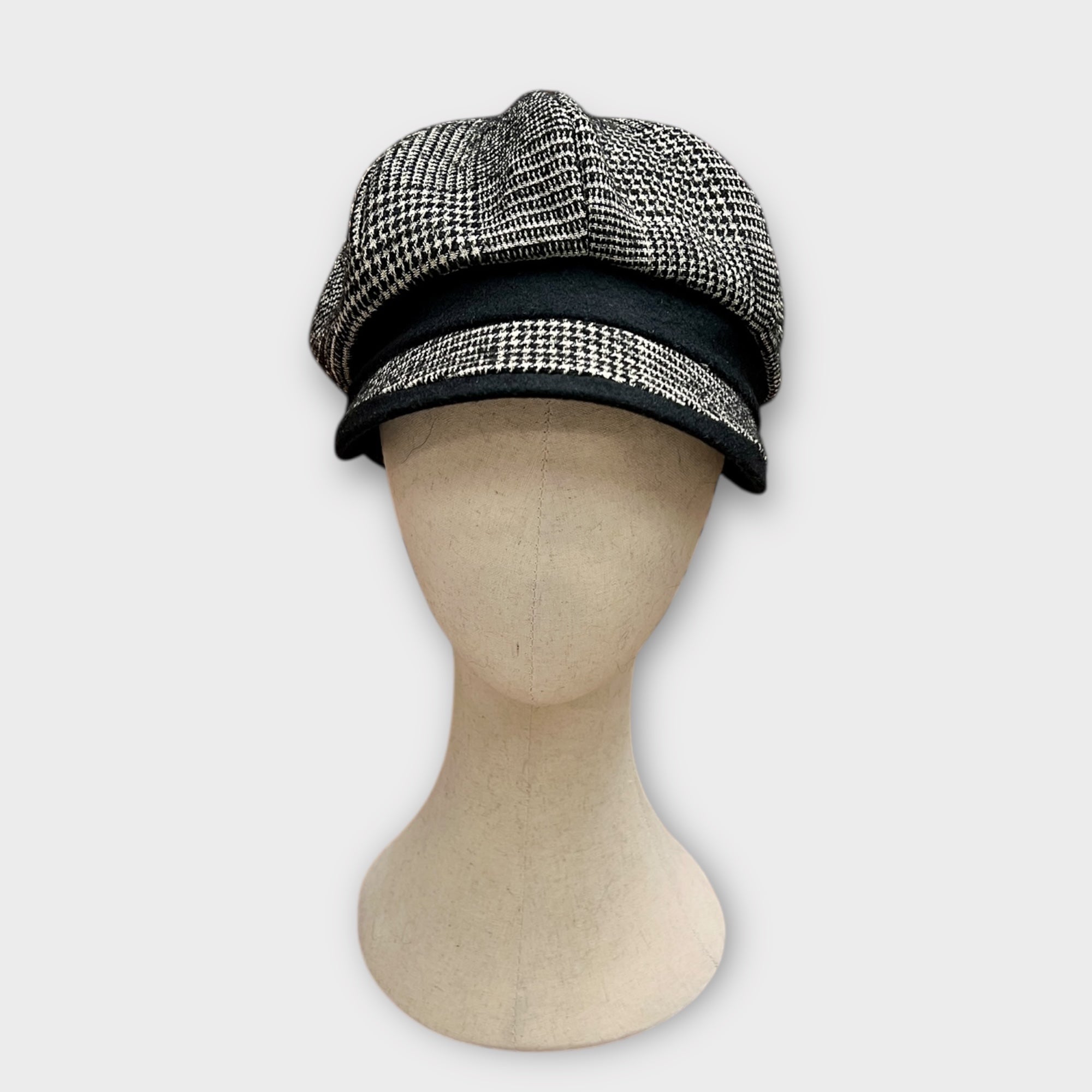 Cappello Invernale Donna Nero Monello Con Visiera