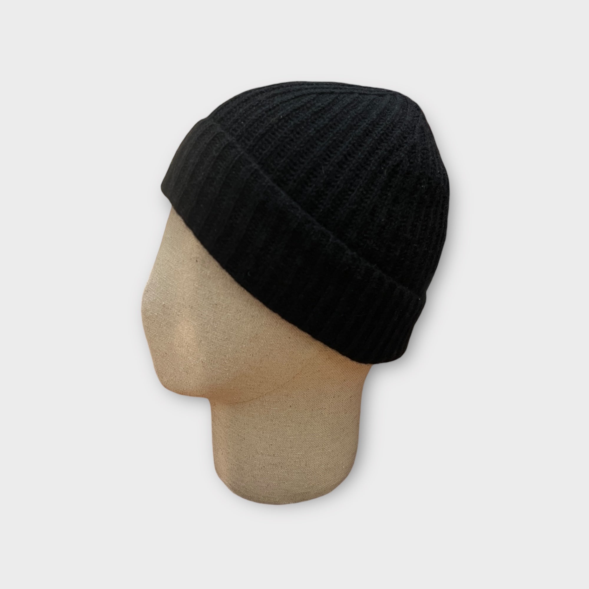 Berretto Con risvolto In Puro Cashmere Nero