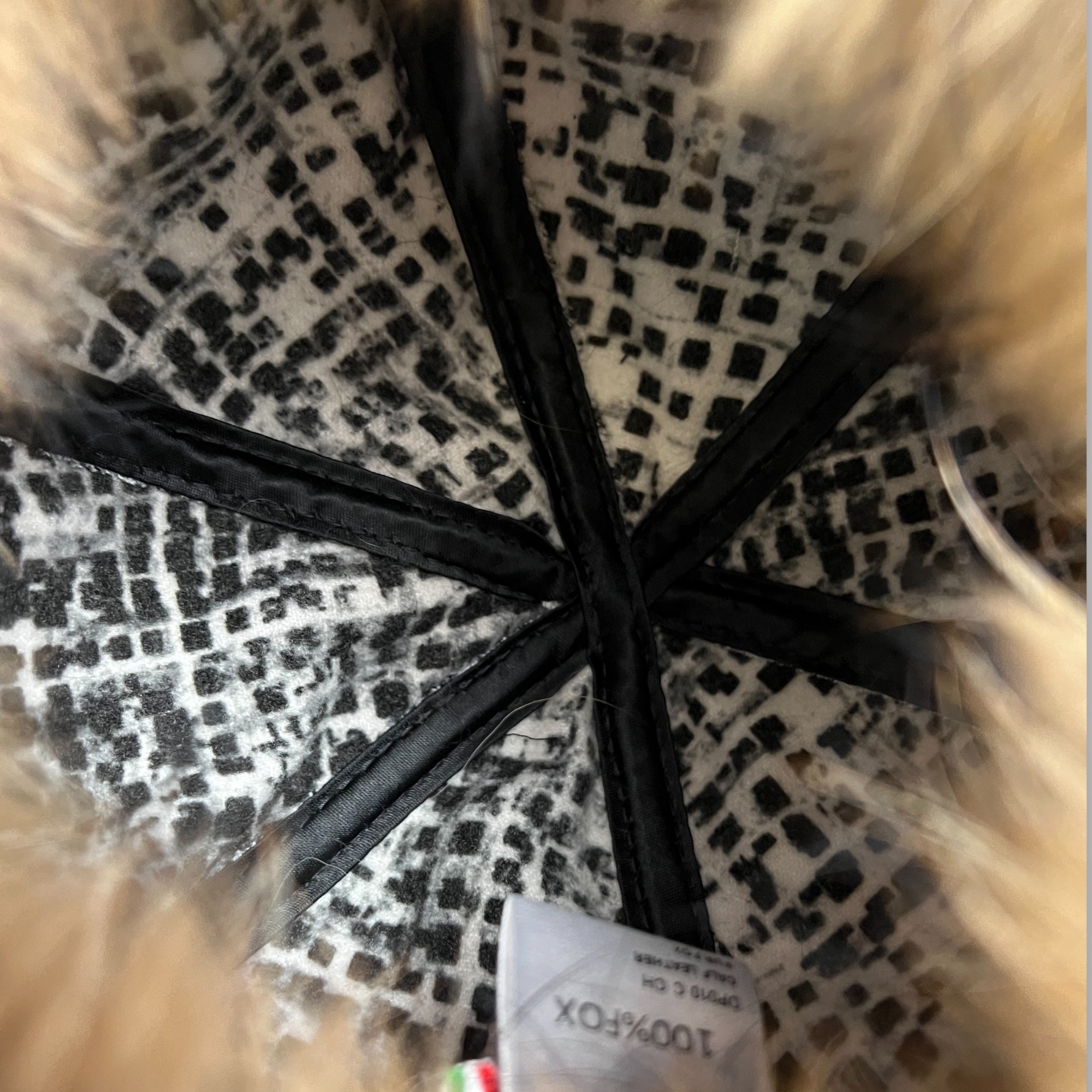 Colbacco Da Donna In Pelle E Pelliccia Di Raccoon