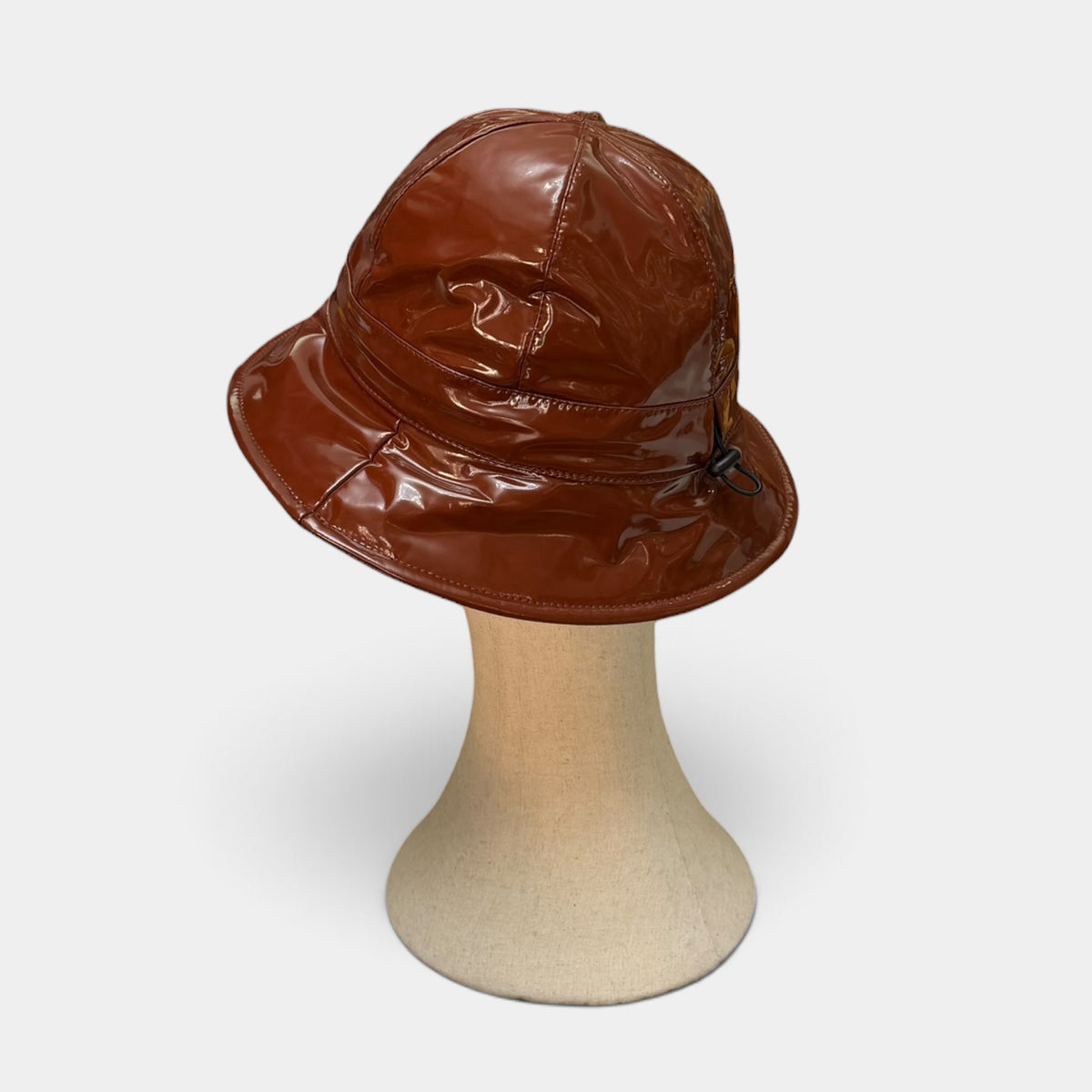 Cappello Donna Impermeabile Vernice