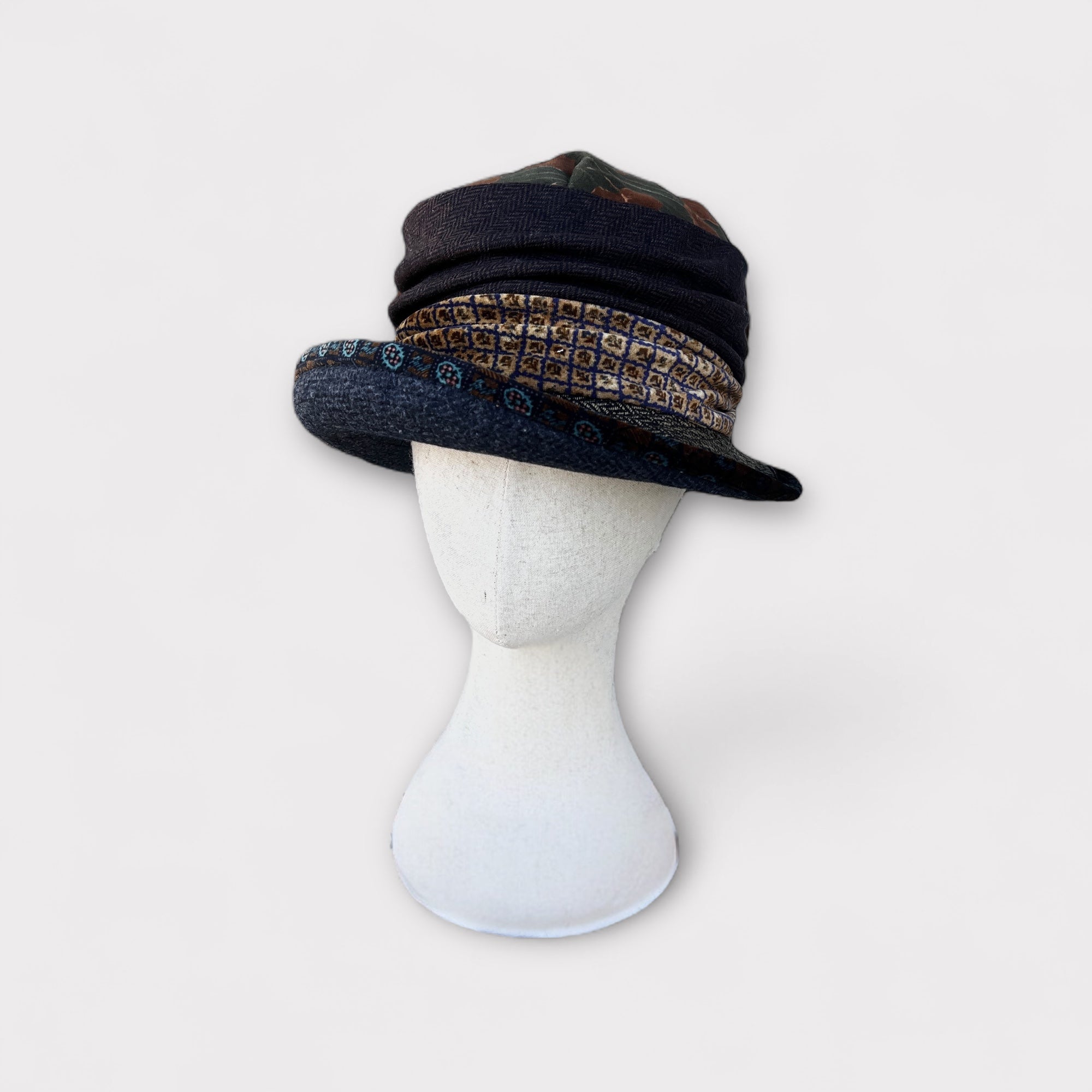Cappello Donna Invernale In Tessuto Patchwork di Velluto E Lana Grevi