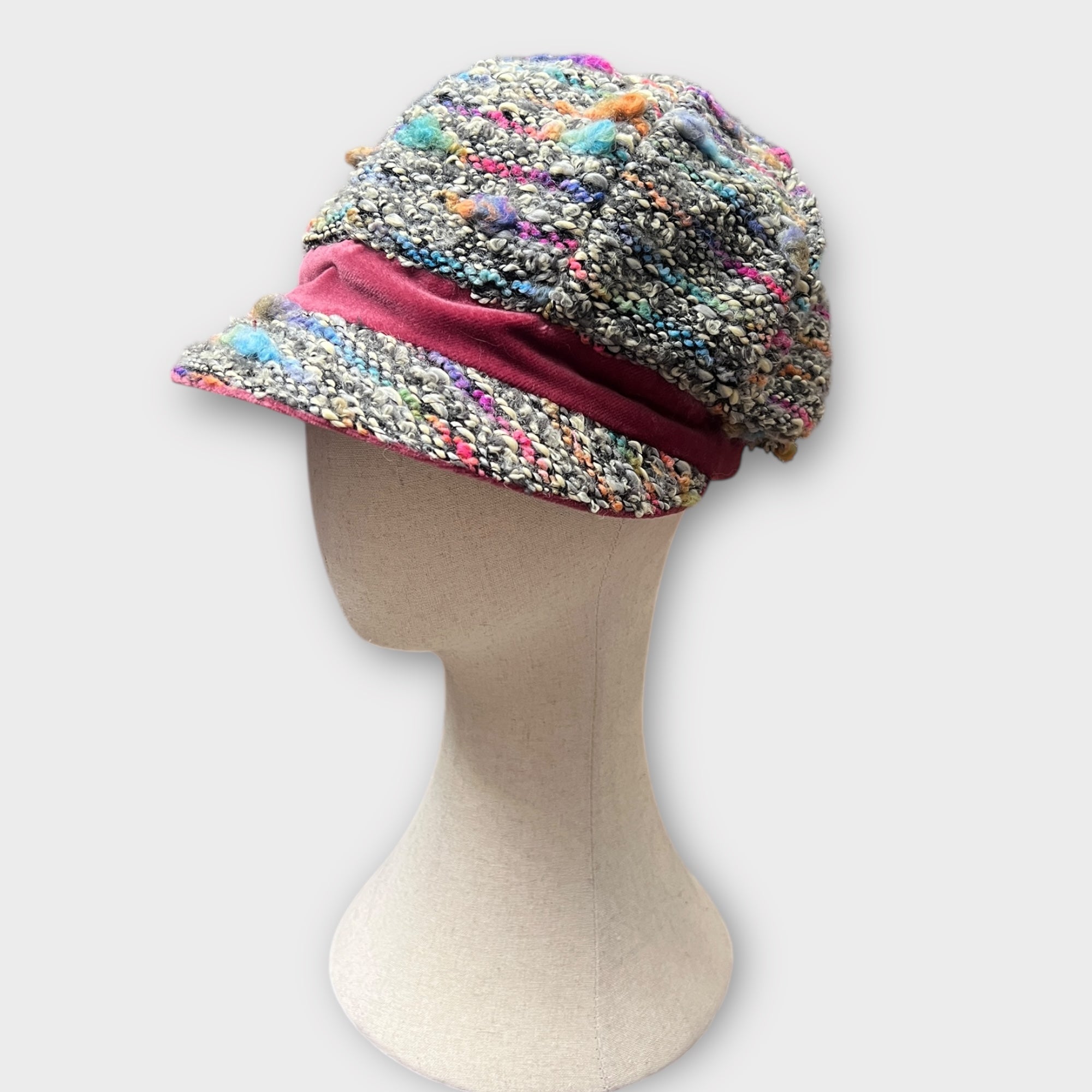 Berretto Donna In Lana Con Visiera In Tessuto Bouclé multicolor