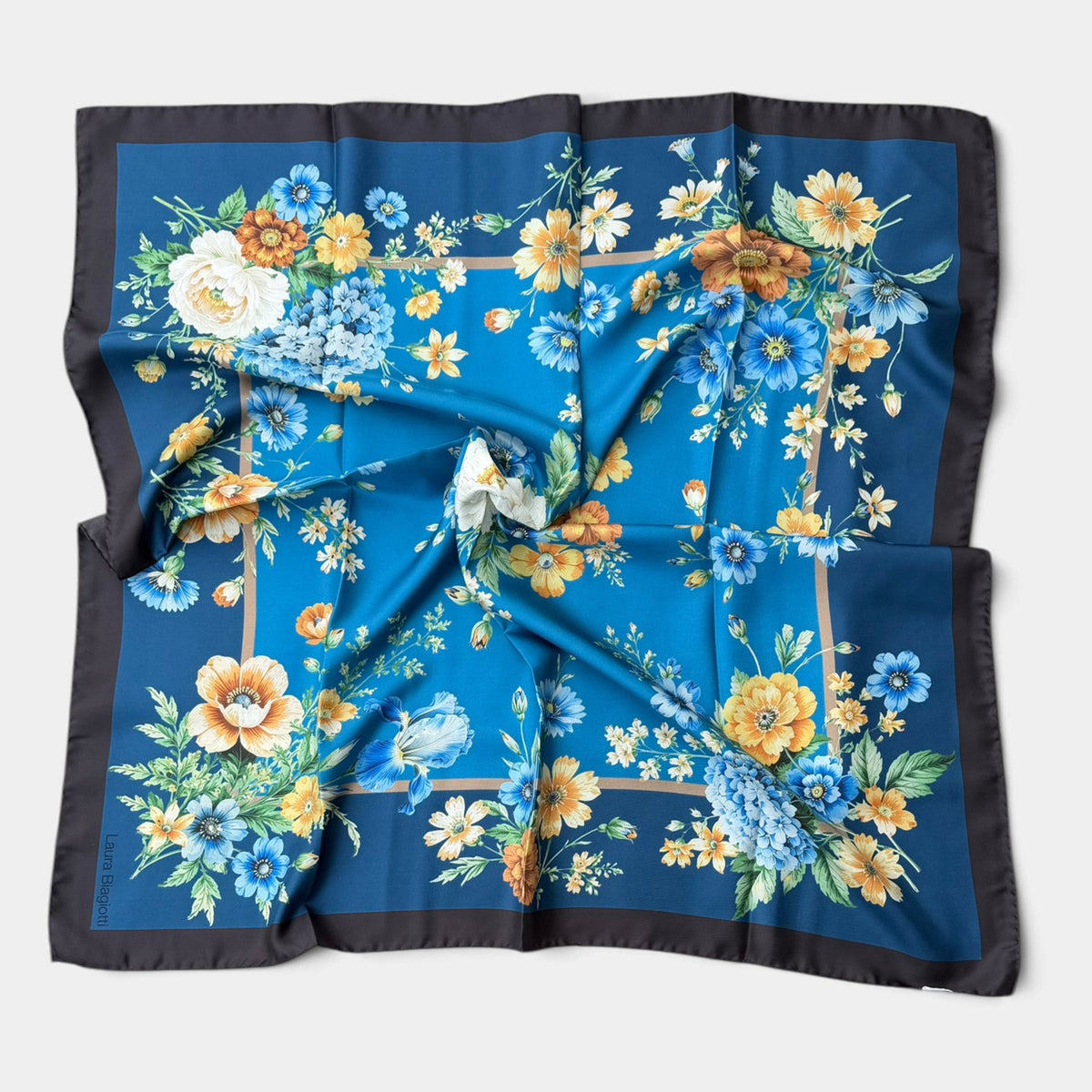 Foulard Laura Biagiotti in seta 90x90 cm, floreale, variante blu