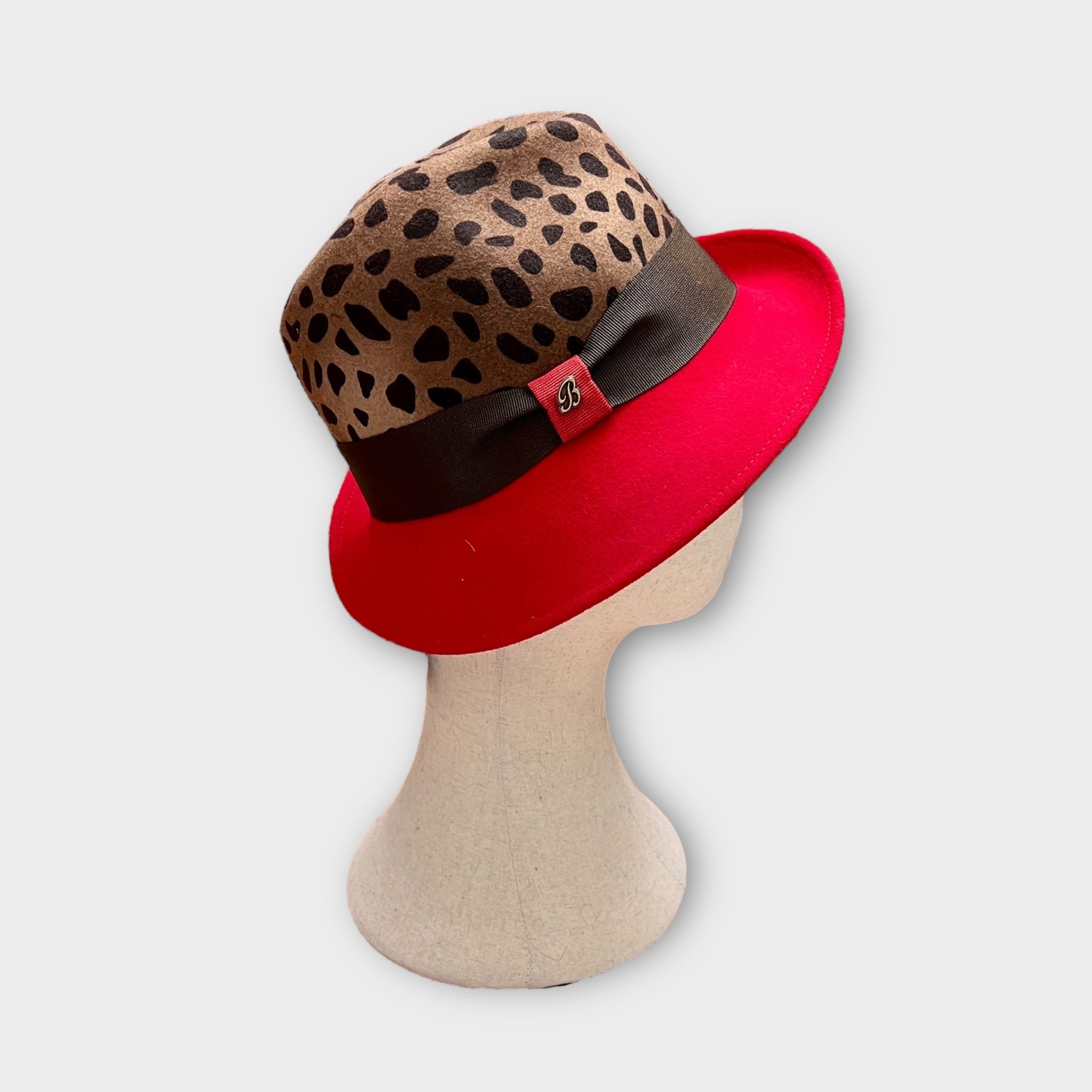 Cappello In feltro Donna asimmetrico bicolor