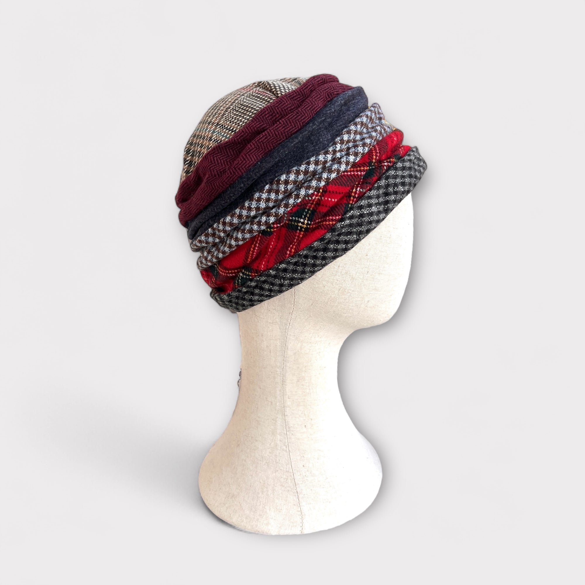 Cappello Toque Donna Invernale In Tessuto Tartan Patchwork Grevi