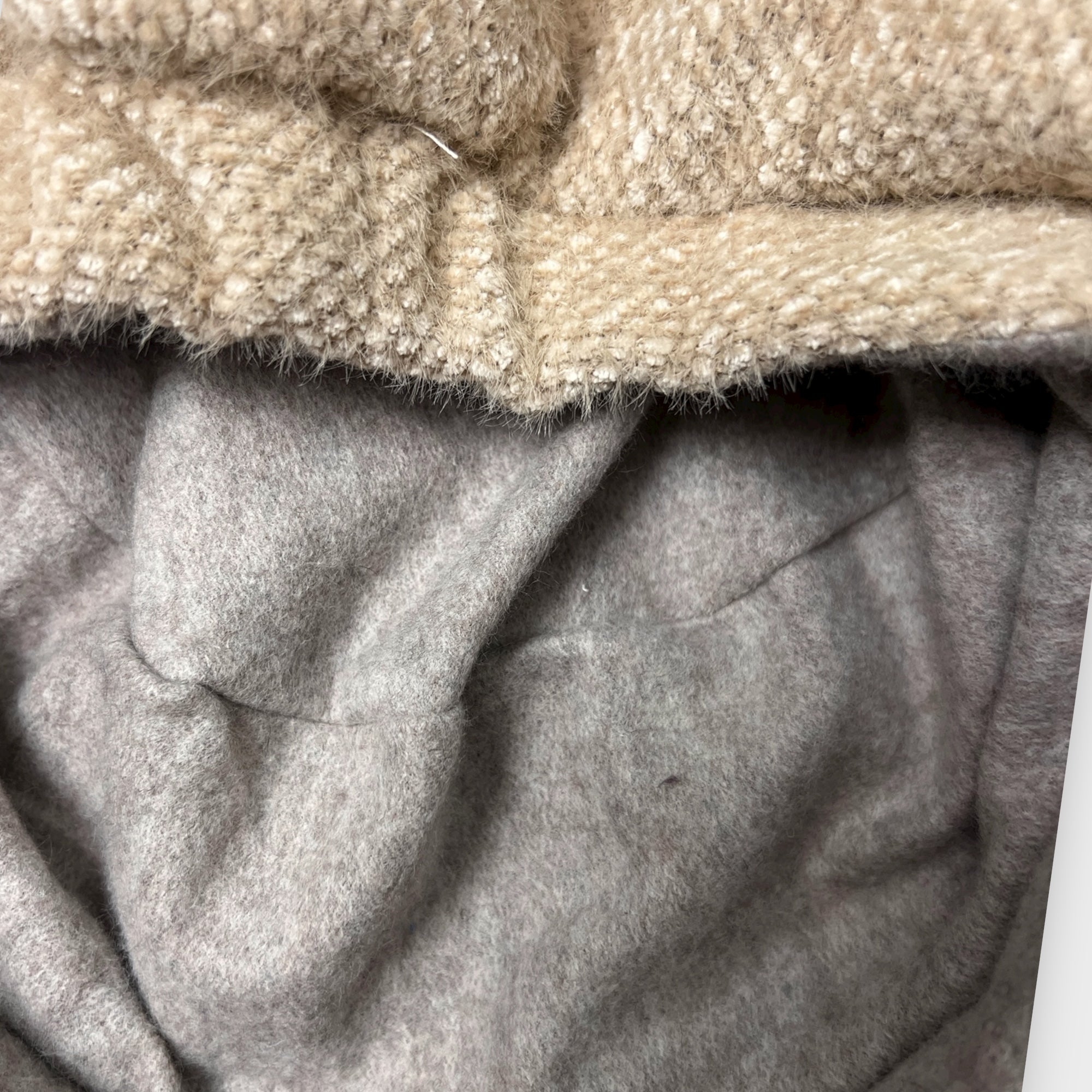 Berretto Donna In Pile Senza Lana Con Visiera E Fiocco