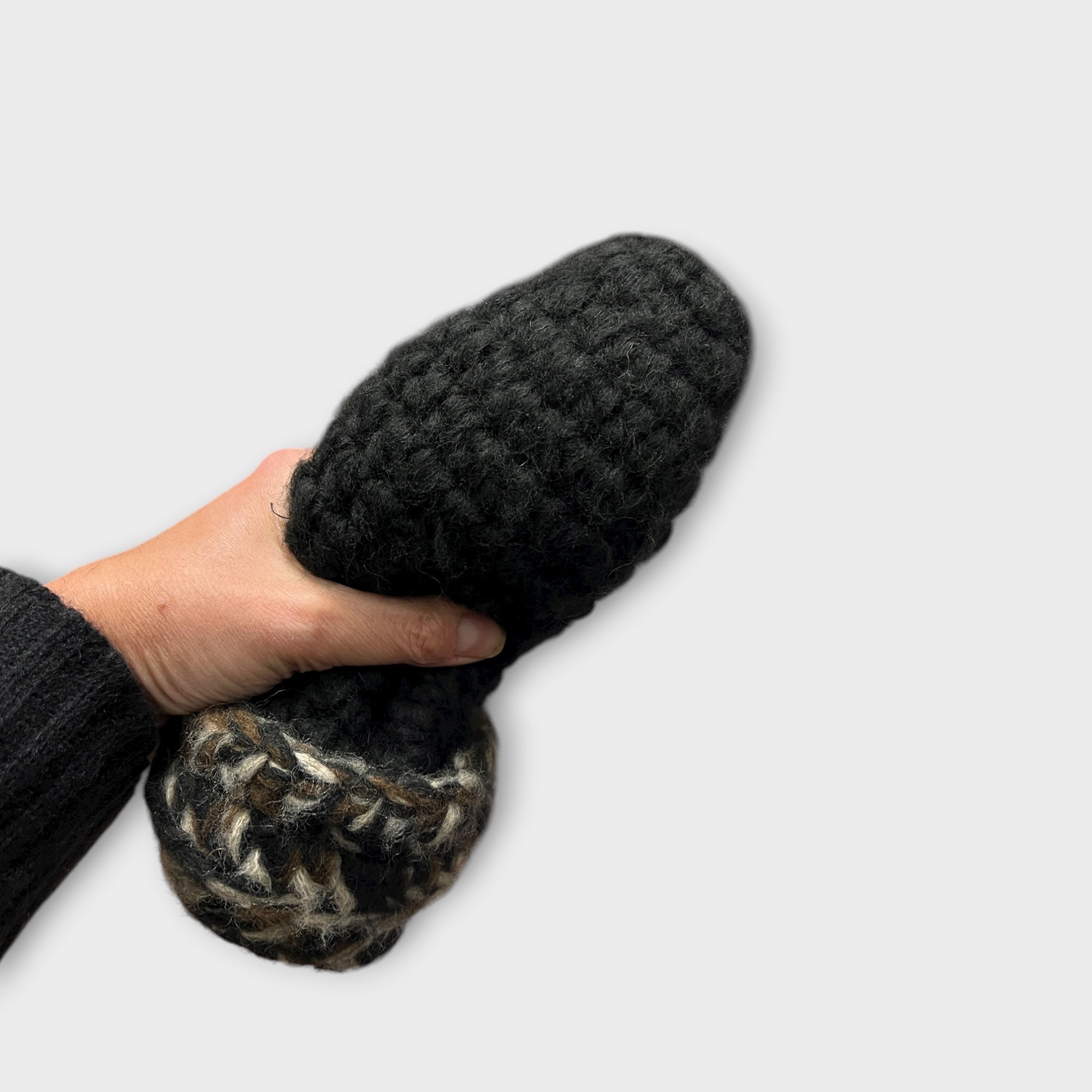 Cloche In Maglia di Lana Fatto A Mano Nero