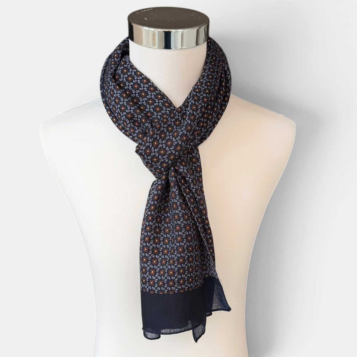 Sciarpa Uomo Invernale In Tessuto Morbido e Sottile Di Pura Lana Fantasia Micro Cashmere Blu E Marrone 45x180 cm