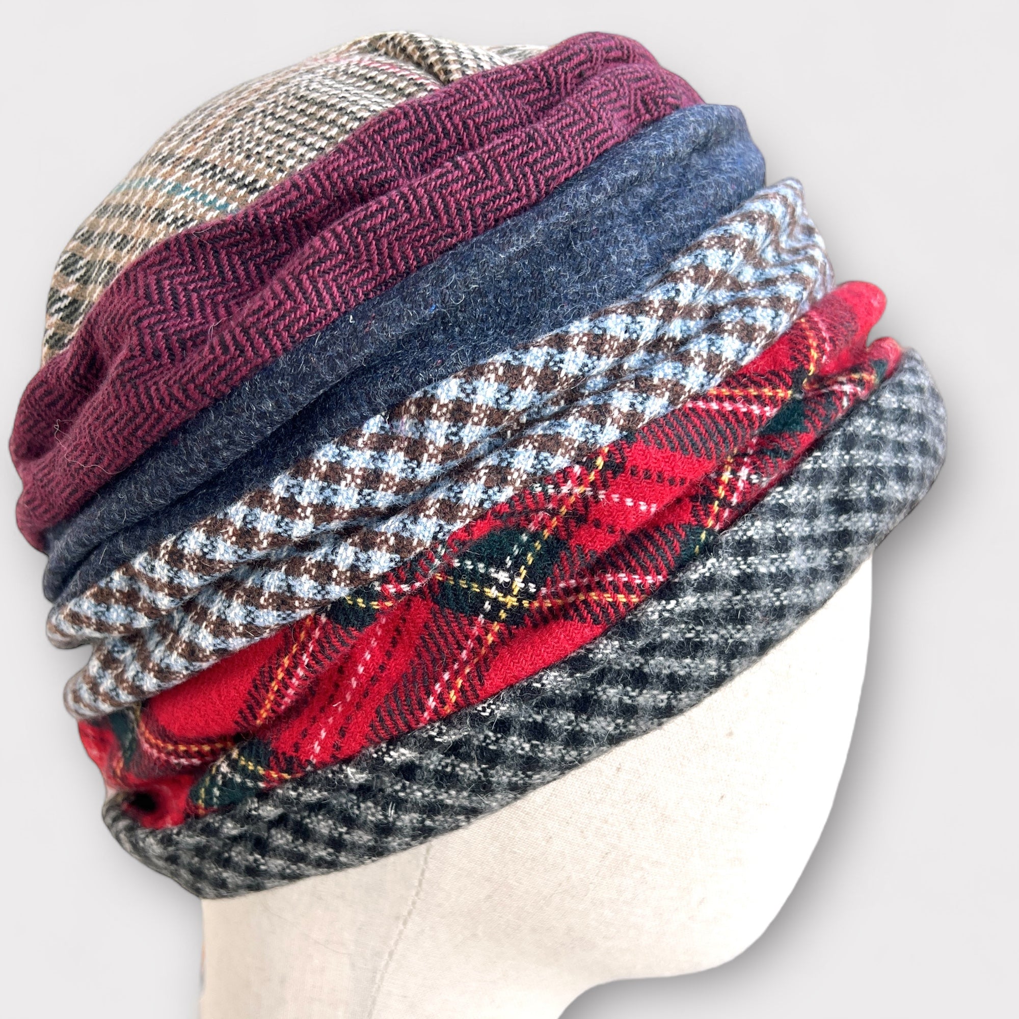 Cappello Toque Donna Invernale In Tessuto Tartan Patchwork Grevi