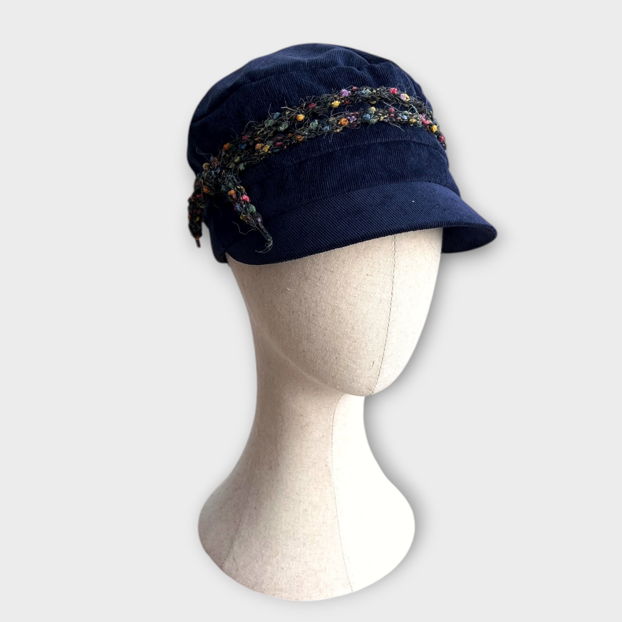 Berretto Donna In Velluto Con Visiera Con Cordino