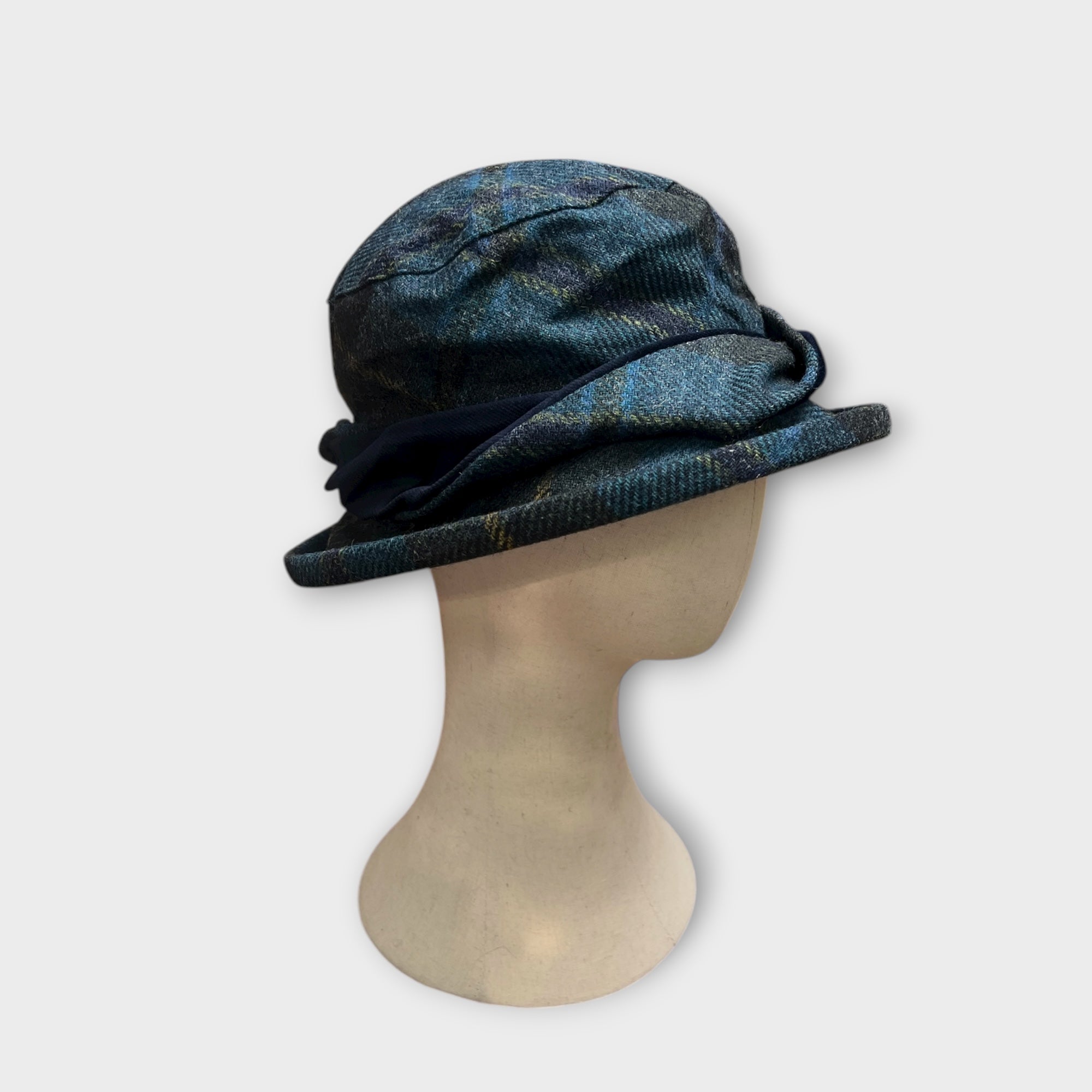 Cappello Invernale Da Donna In Tessuto Tartan Blu