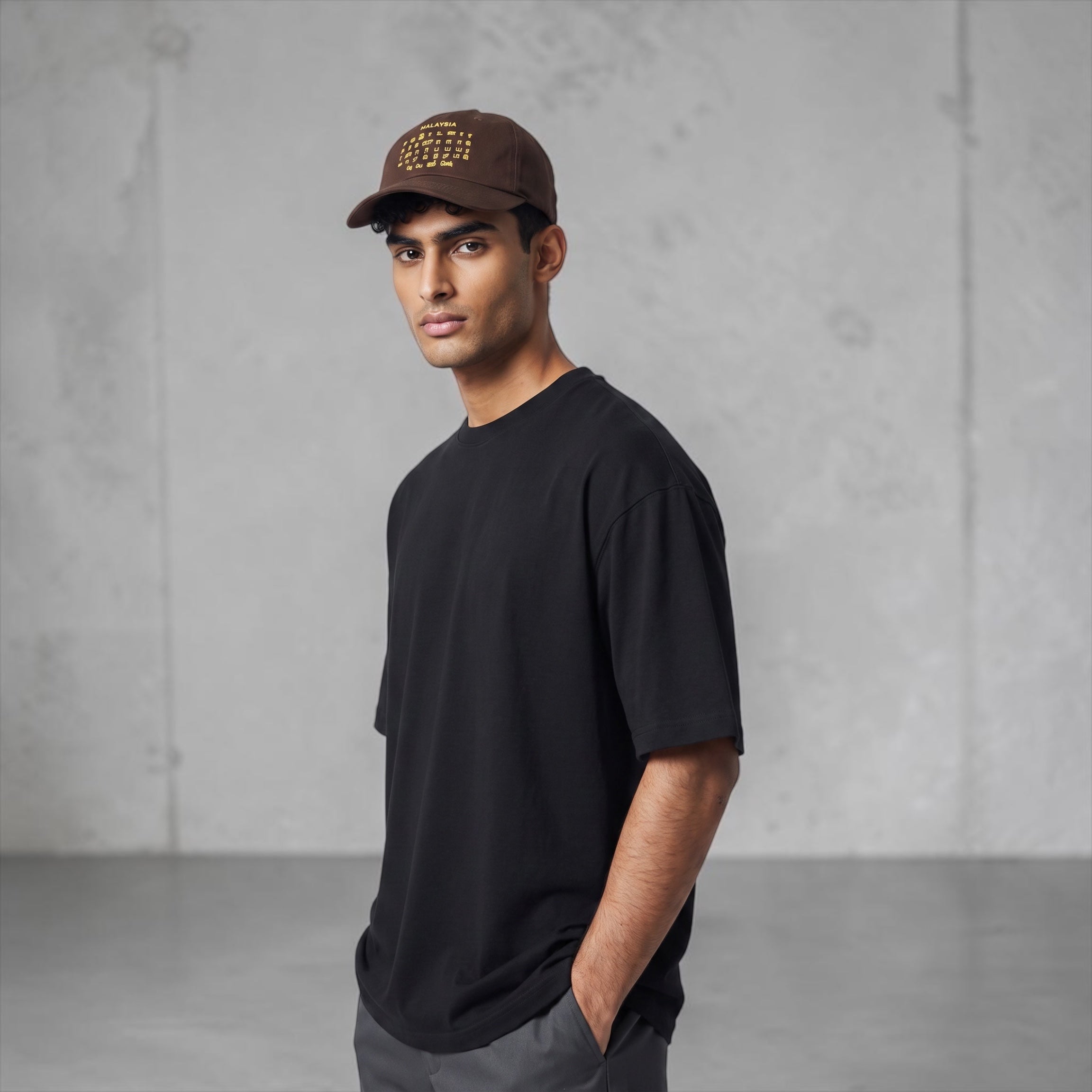Cappellino Baseball In Cotone Marrone Con Ricamo "Malaysia"  - Visit