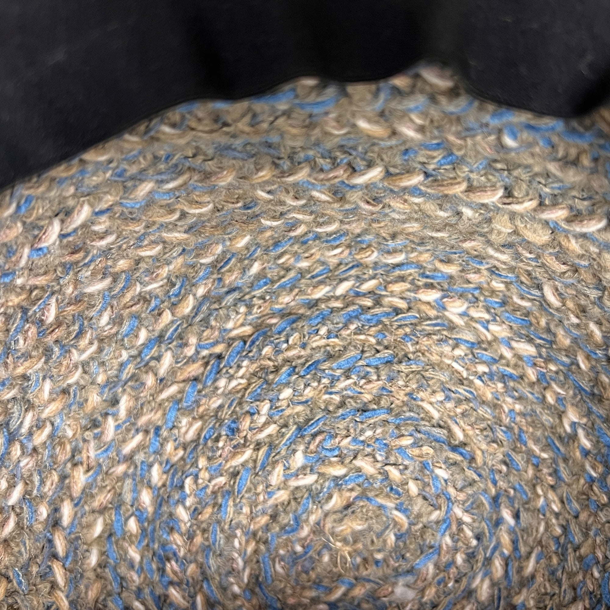 Berretto Fantino In Maglia Con Visiera Piccola E Spilla